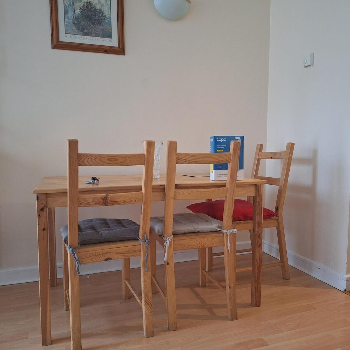 Emerald Escape Flat Near Ifsc