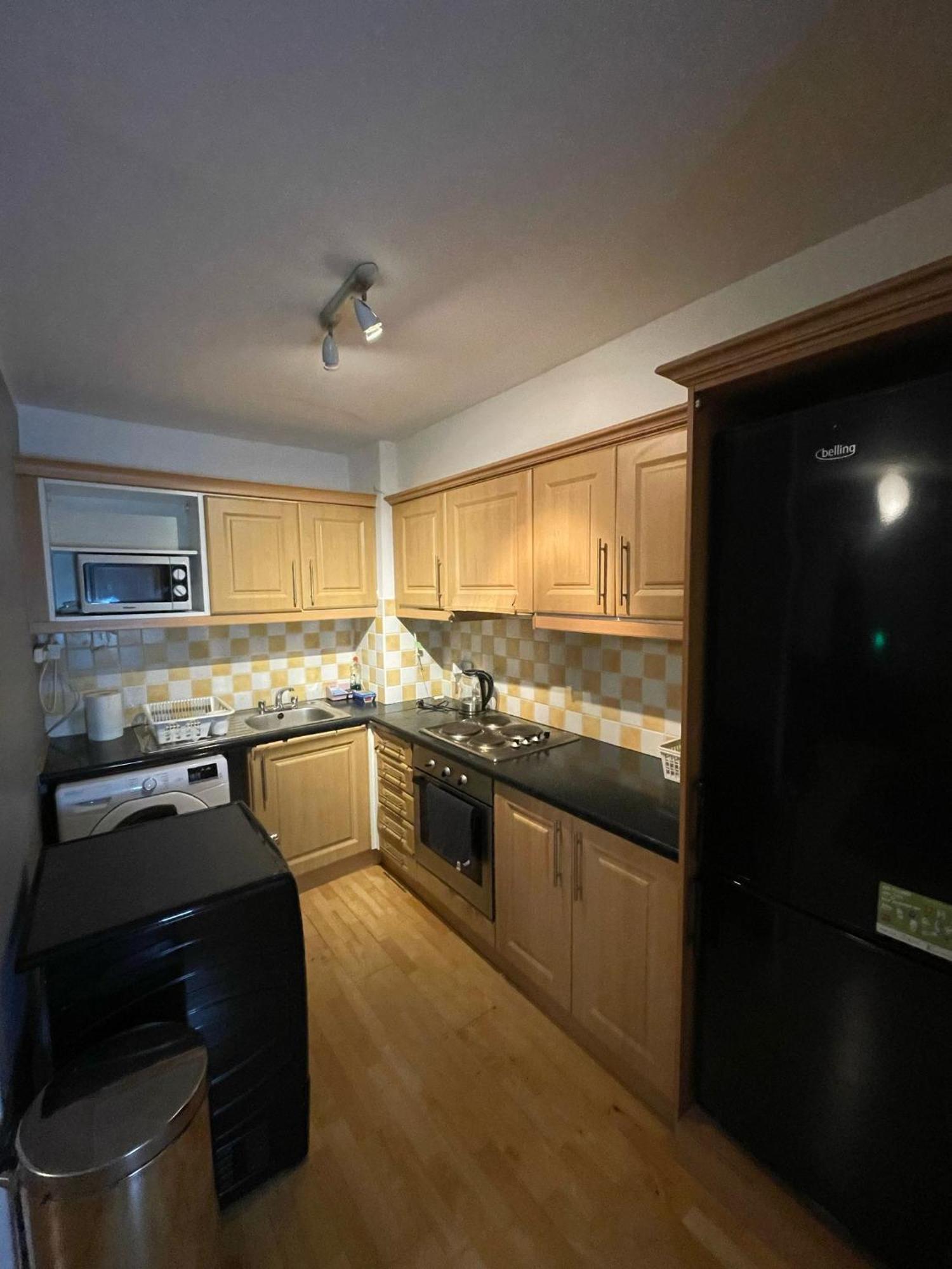 Spacious 2 Bedroom Near The Spire *