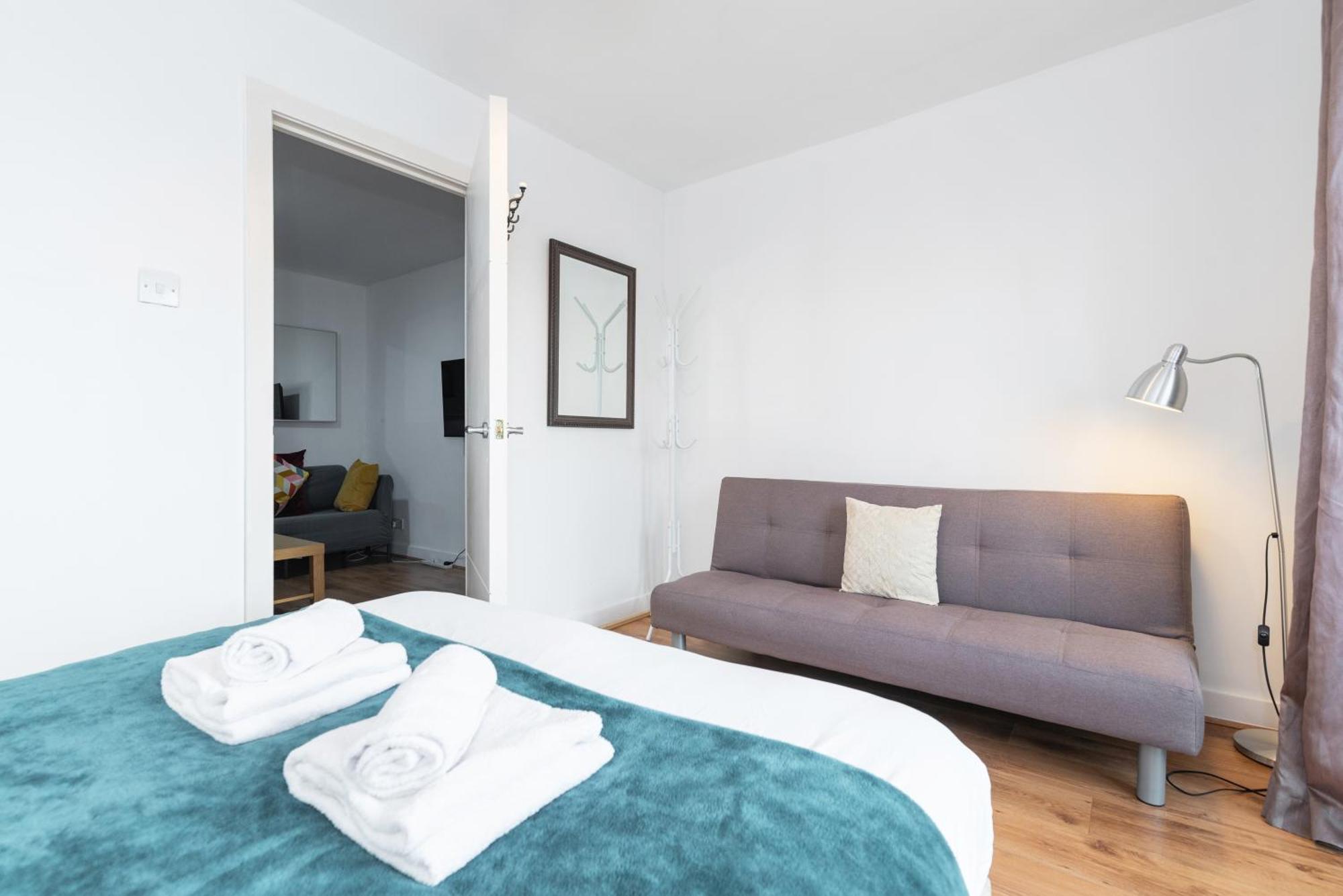 Spacious 3-bed In Center