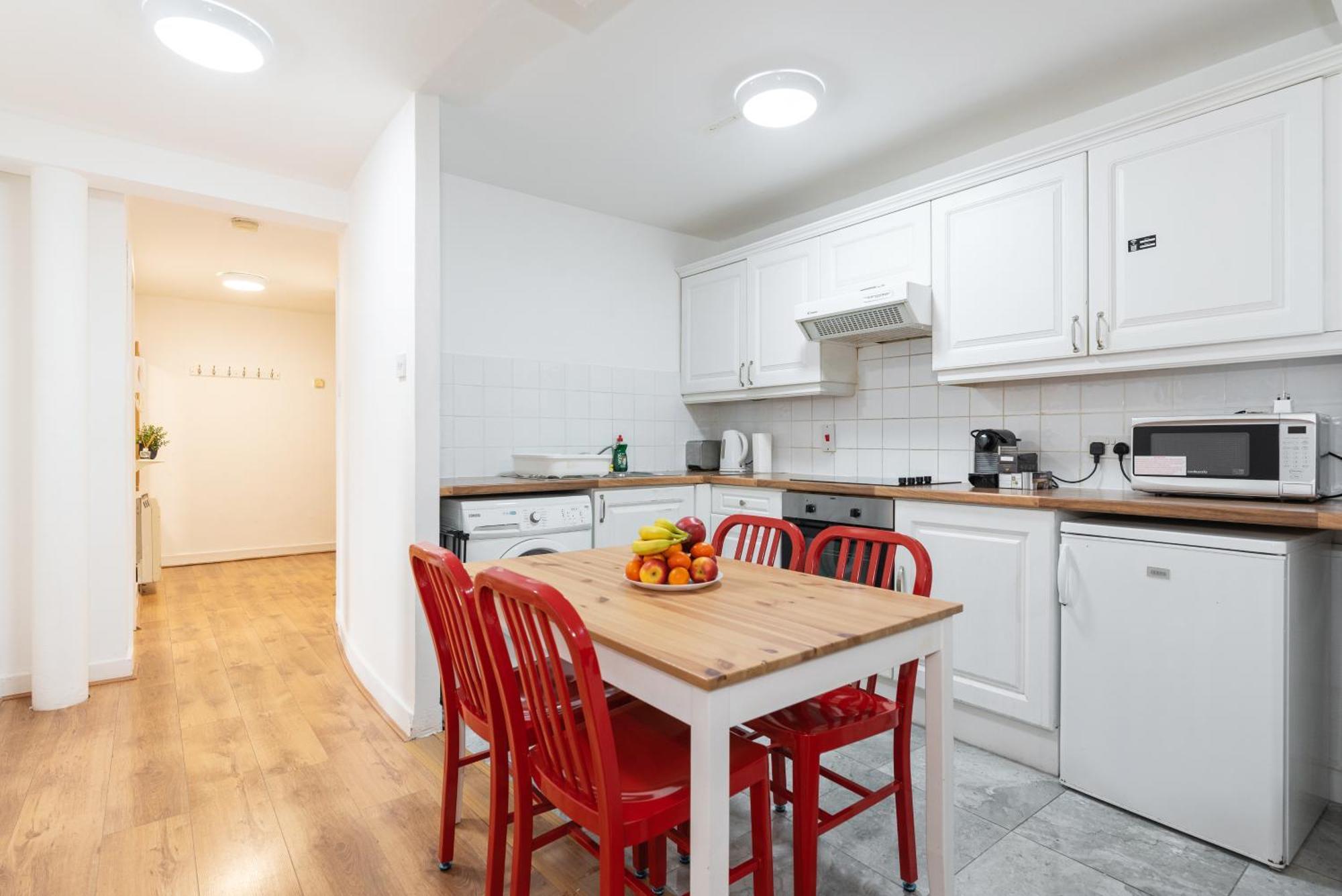 Apartment Spacious 3-bed In Center *