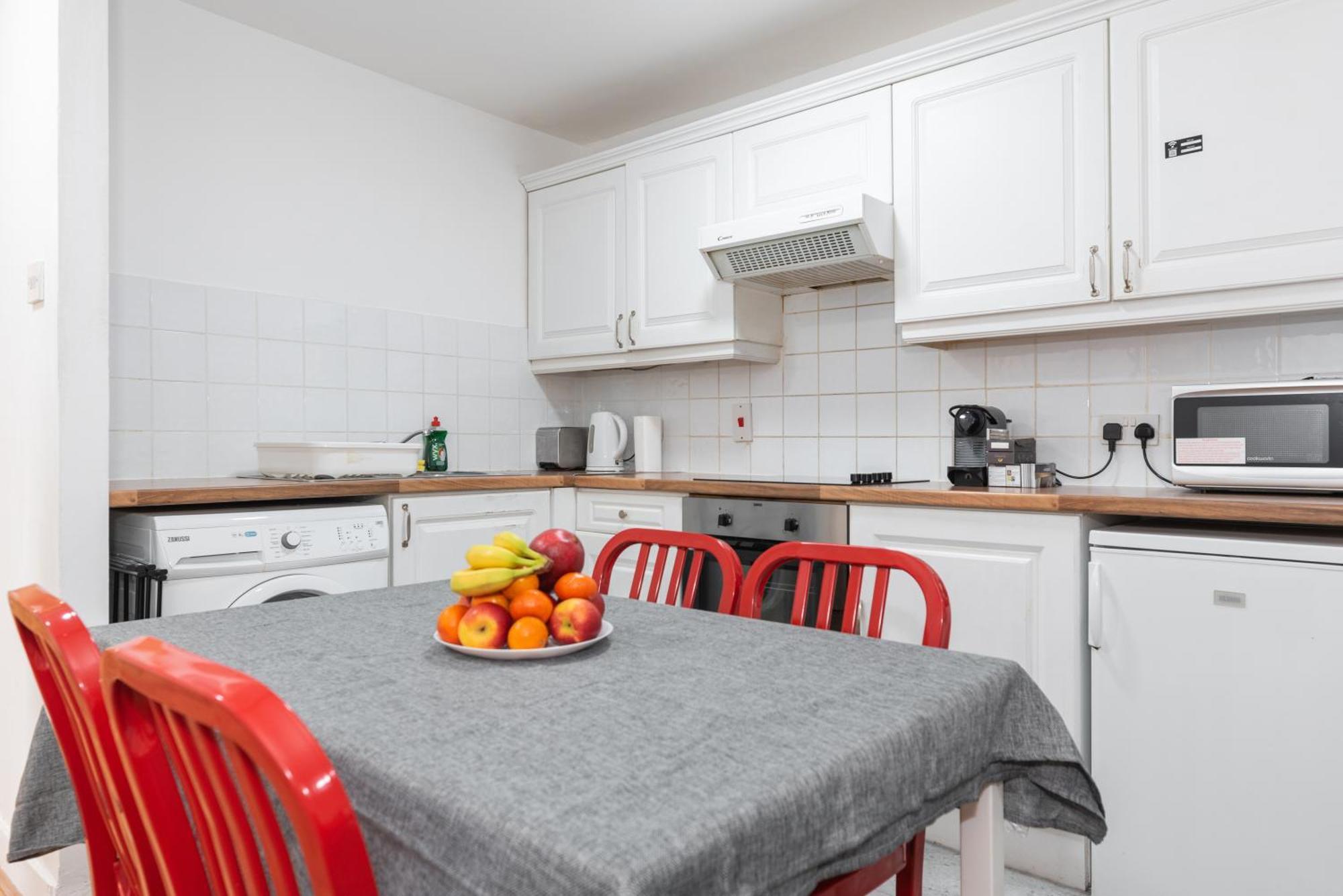 Apartment Spacious 3-bed In Center