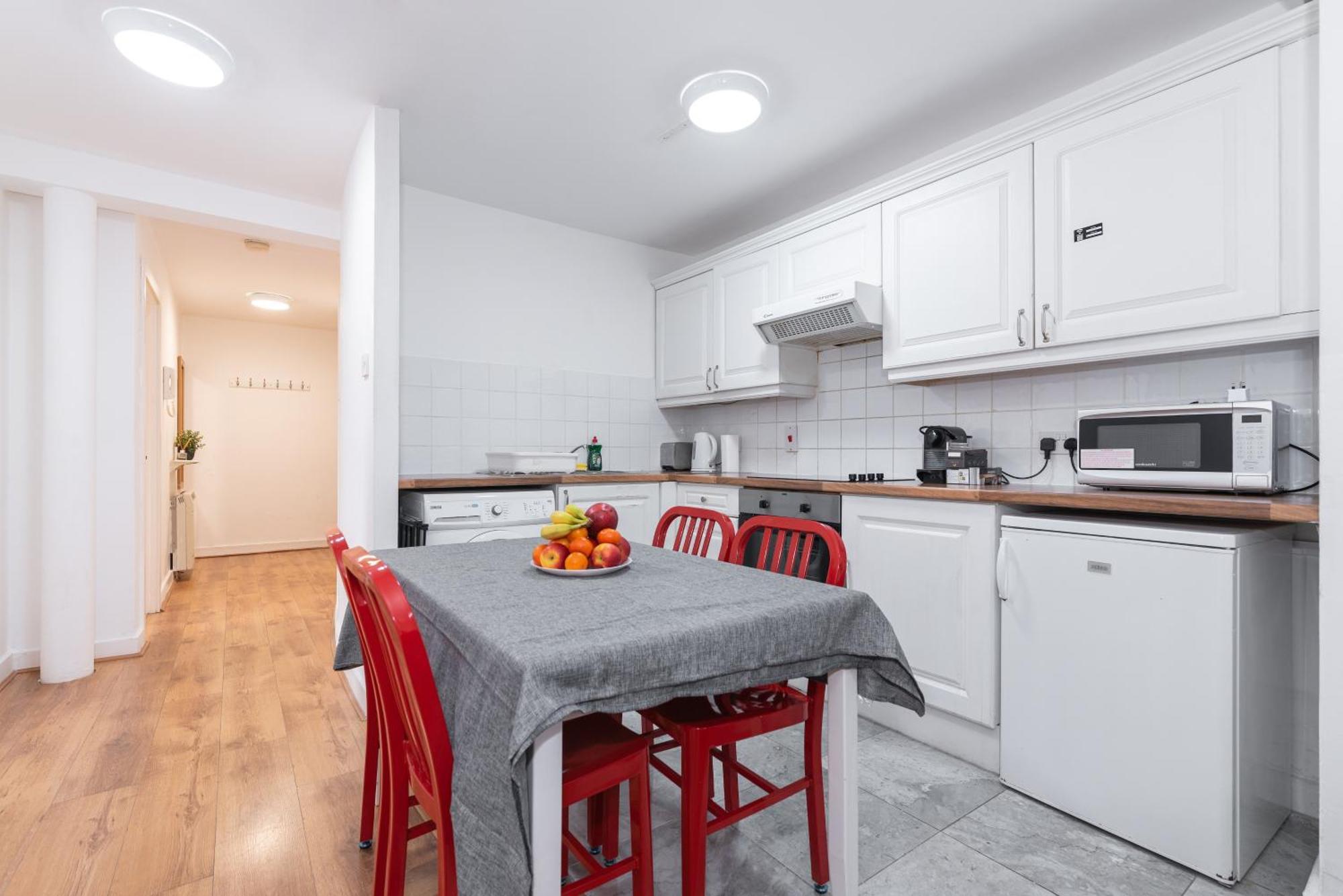Apartment Spacious 3-bed In Center *