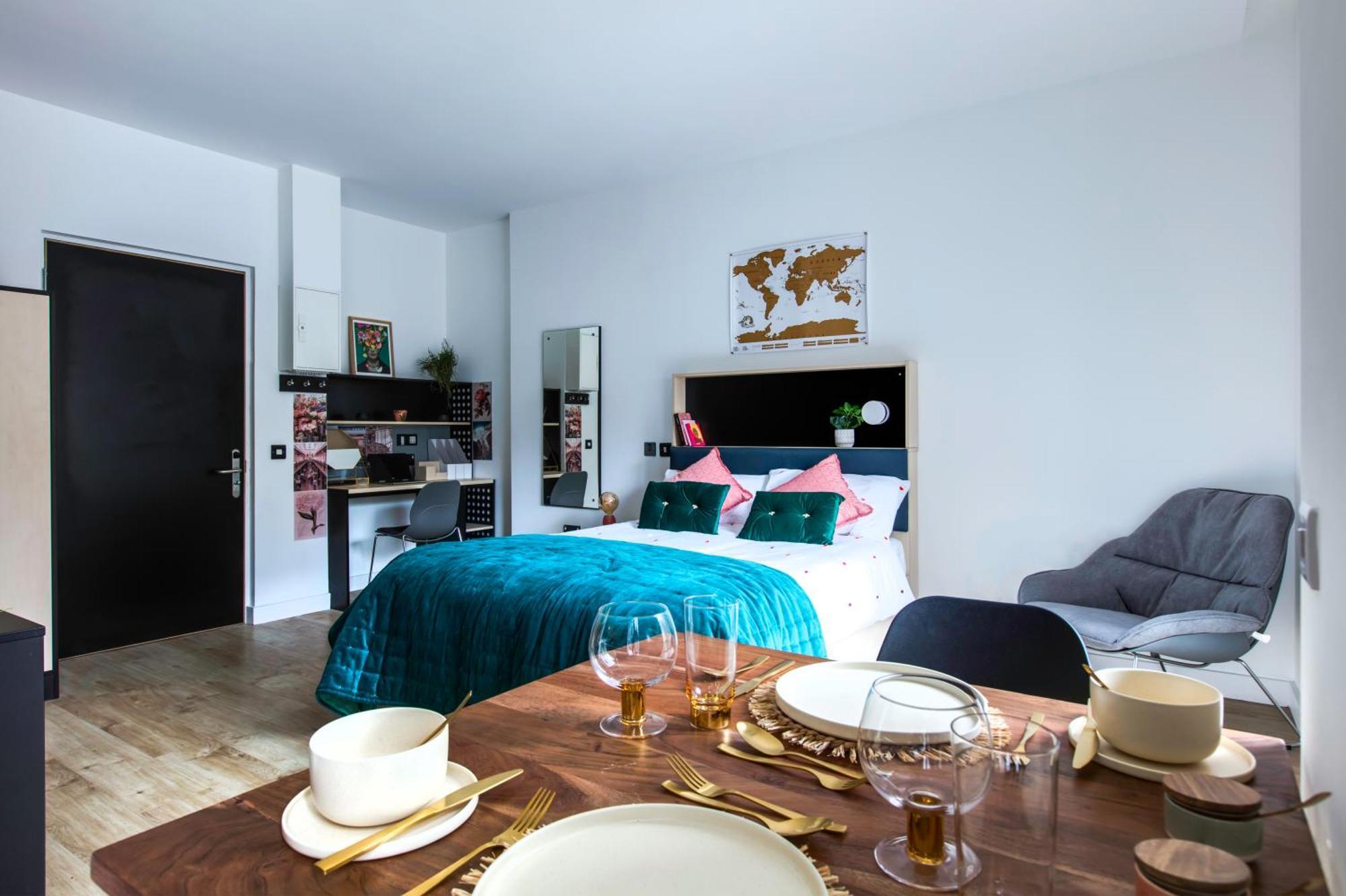 Yugo Dominick Place Apartment