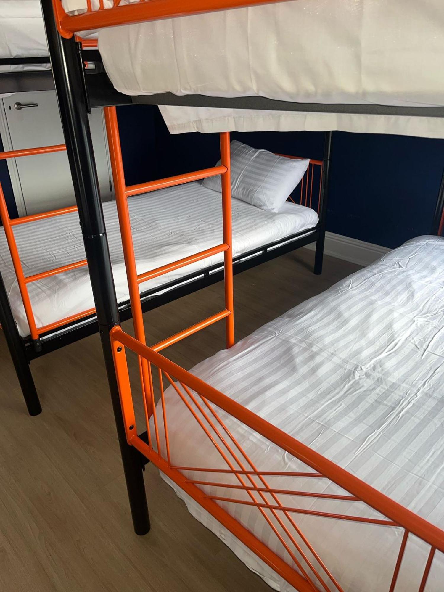 Astra Hostel *