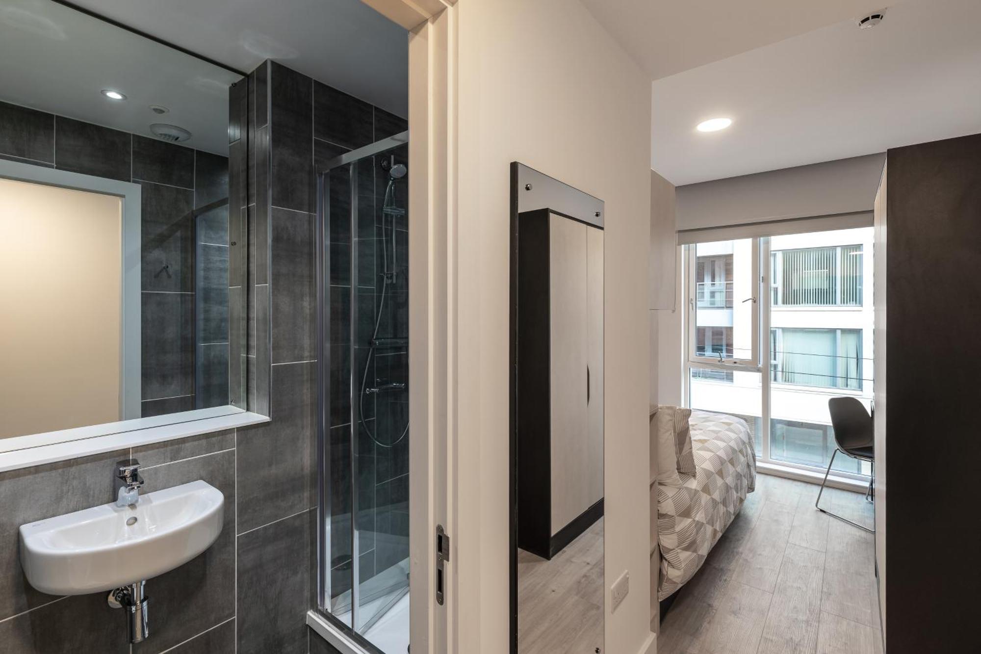 Apartment Yugo Dominick Place