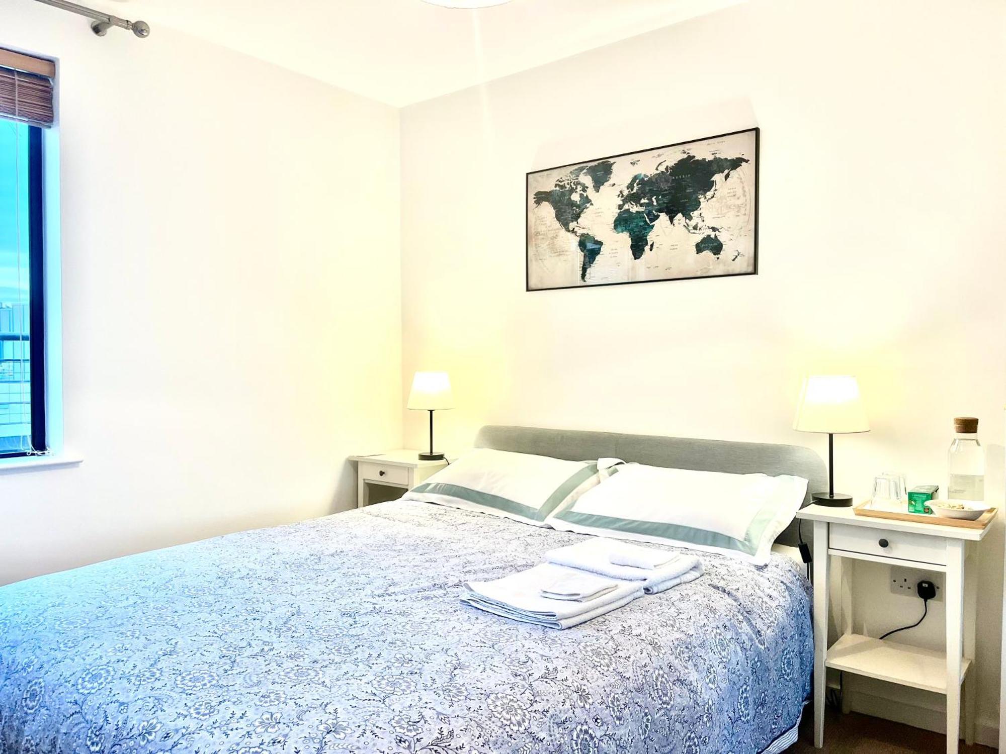 Entire In Exclusive Neighborhood - Comfortably Sleeps Up To 6 Guest