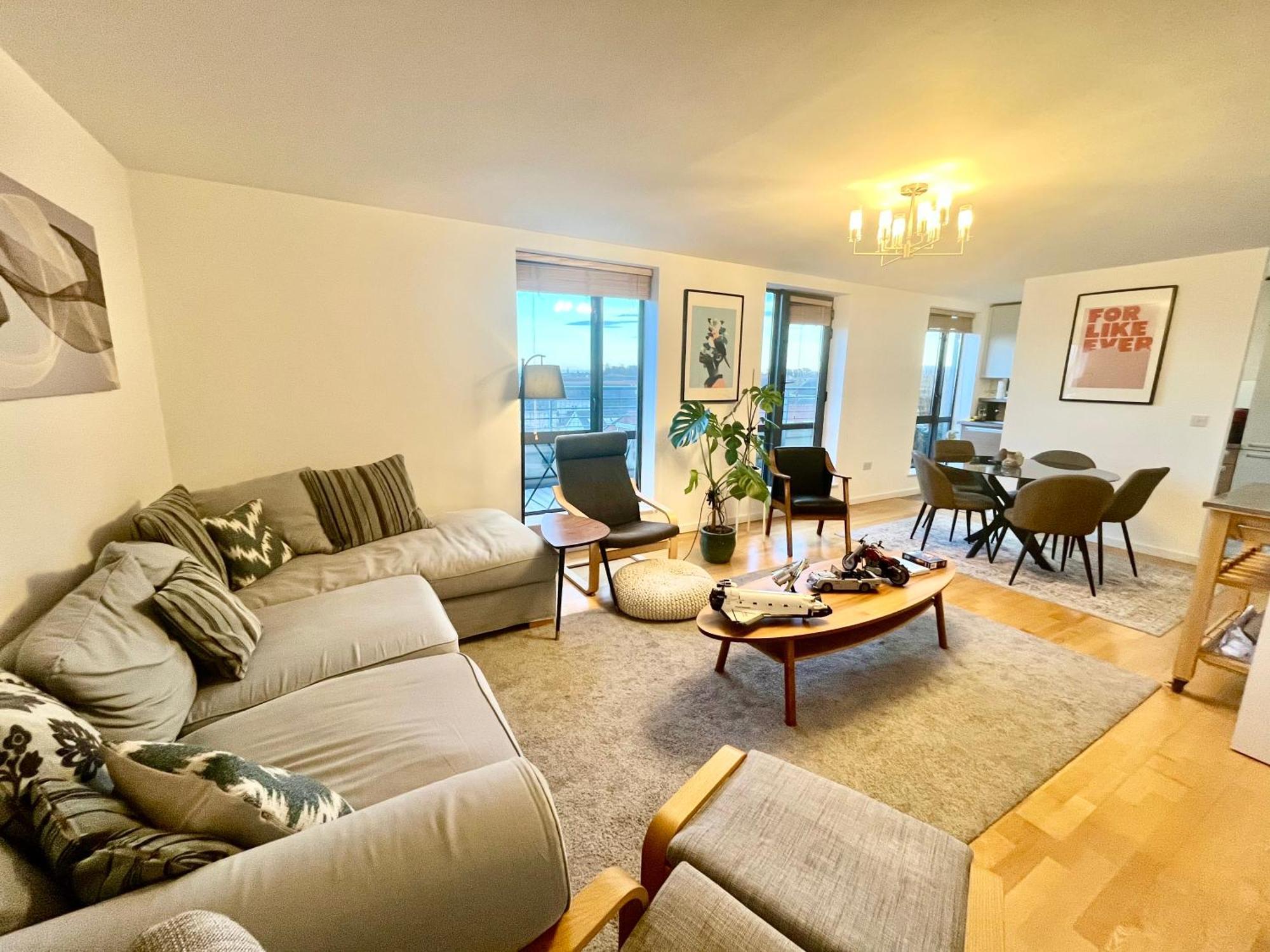 Apartment Entire In Exclusive Neighborhood - Comfortably Sleeps Up To 6 Guest *
