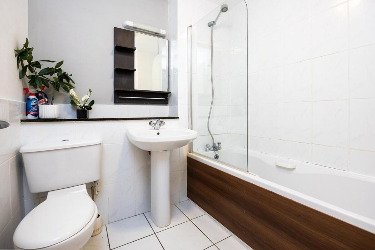 Scandinavian-inspired 2bed Near River Liffey Apartment
