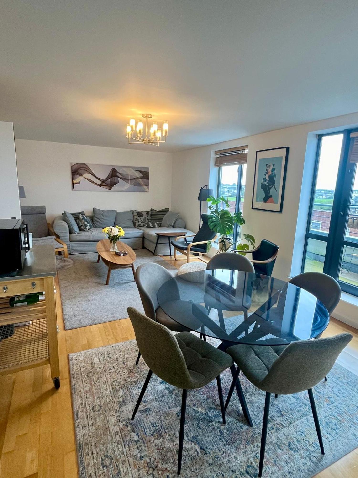 Entire In Exclusive Neighborhood - Comfortably Sleeps Up To 6 Guest * Dublin