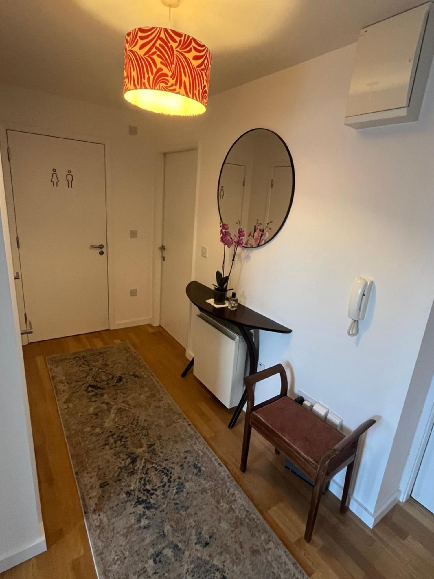 Entire In Exclusive Neighborhood - Comfortably Sleeps Up To 6 Guest Apartment