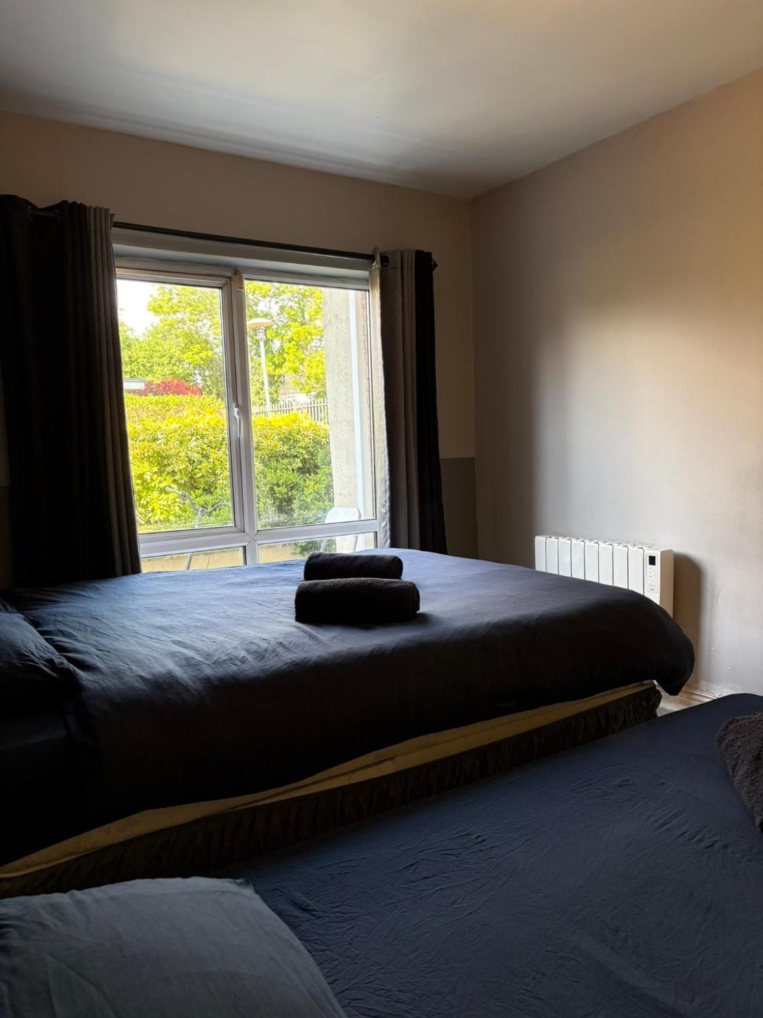 Cosy 2-bedroom Near Airport *