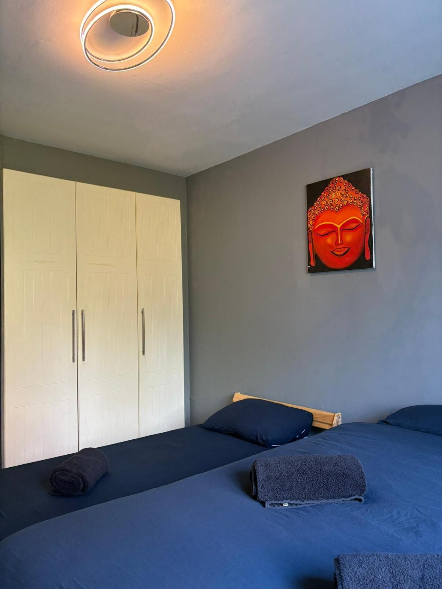 Cosy 2-bedroom Near Airport