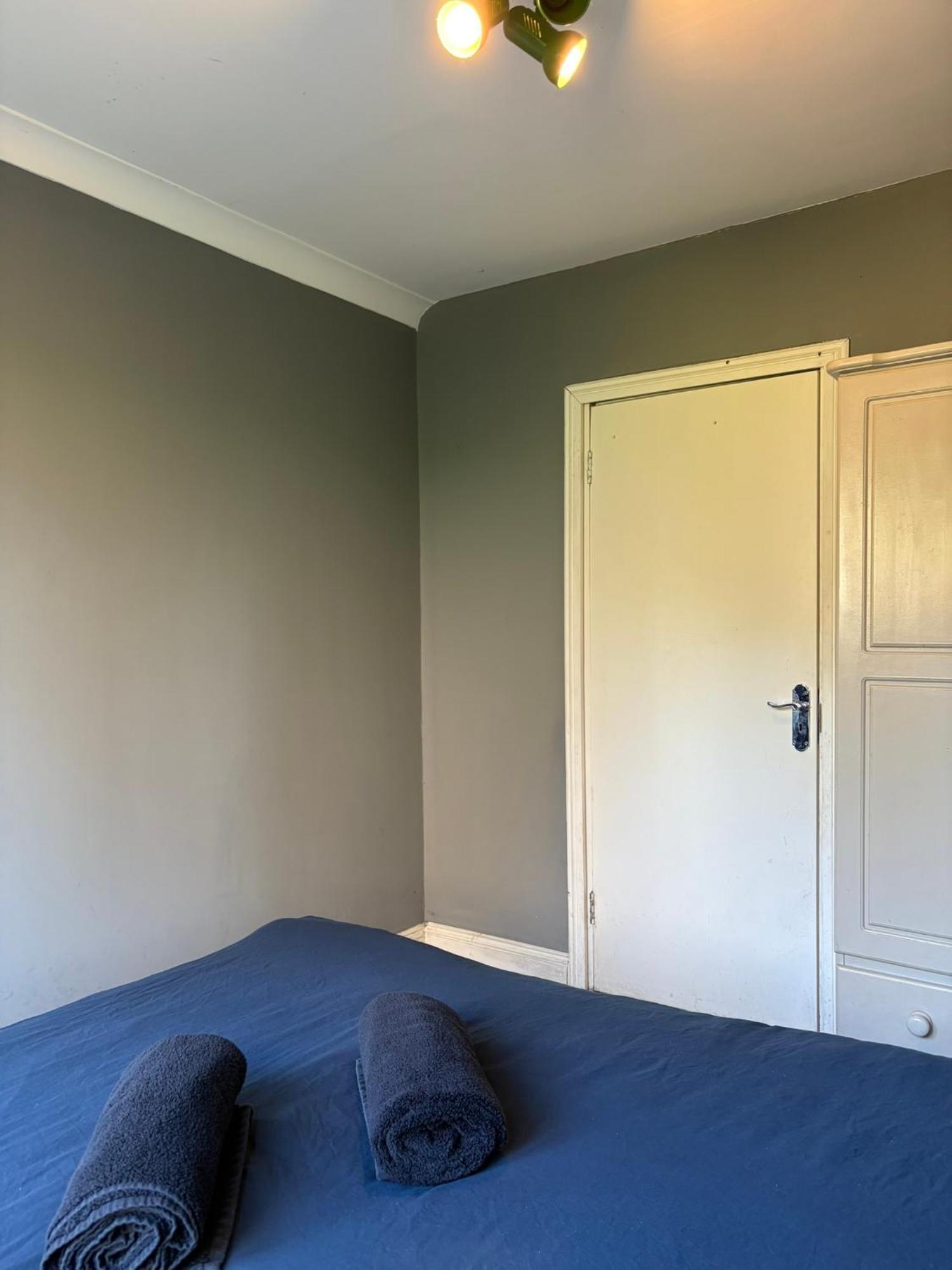 Apartment Cosy 2-bedroom Near Airport
