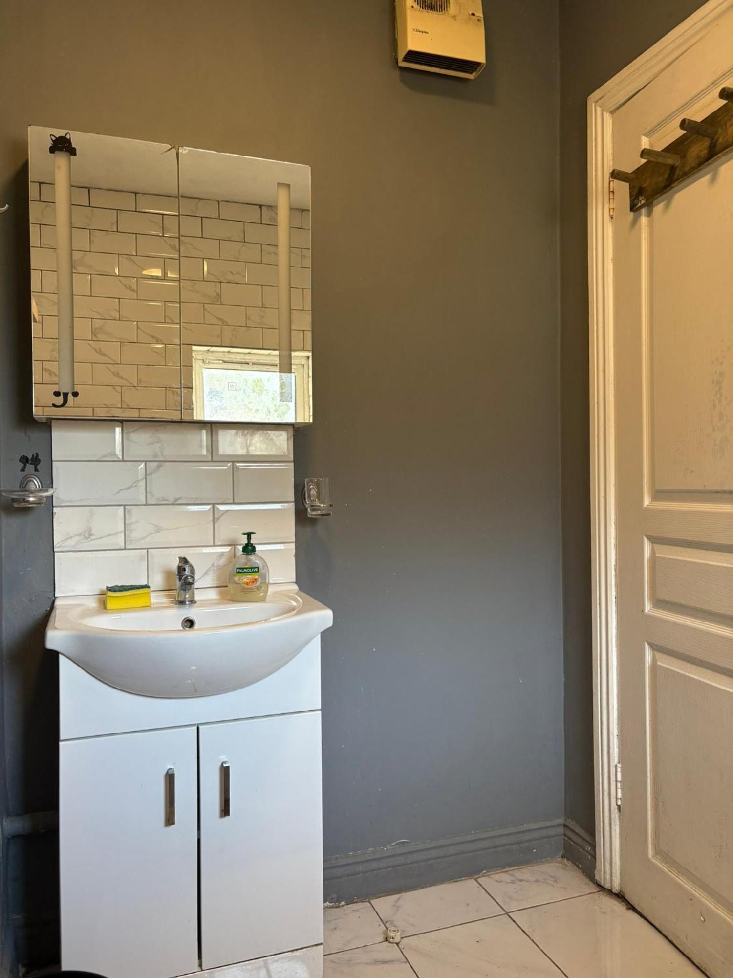 Cosy 2-bedroom Near Airport