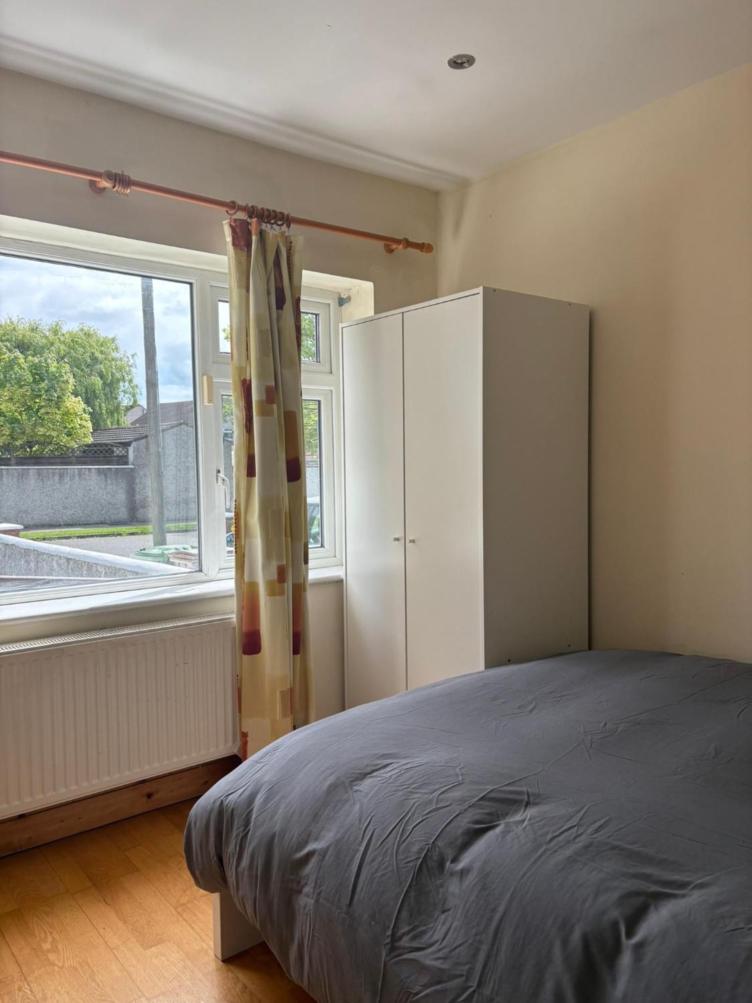 Superb Double Near Airport - 3 Guest house Dublin