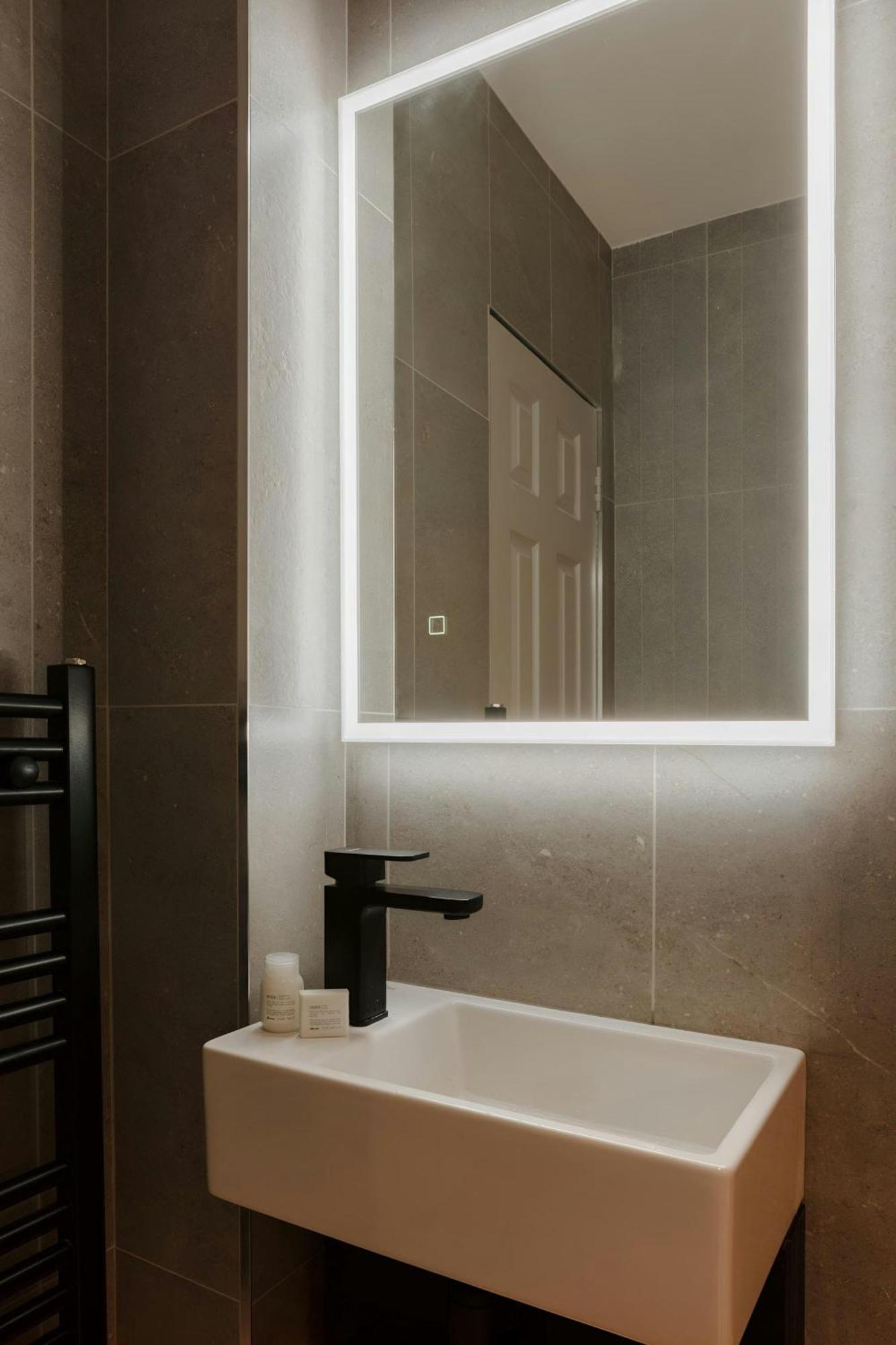 The Earl Hotel Leeson Street, Sonder By Marriott Bonvoy Hotel 4*