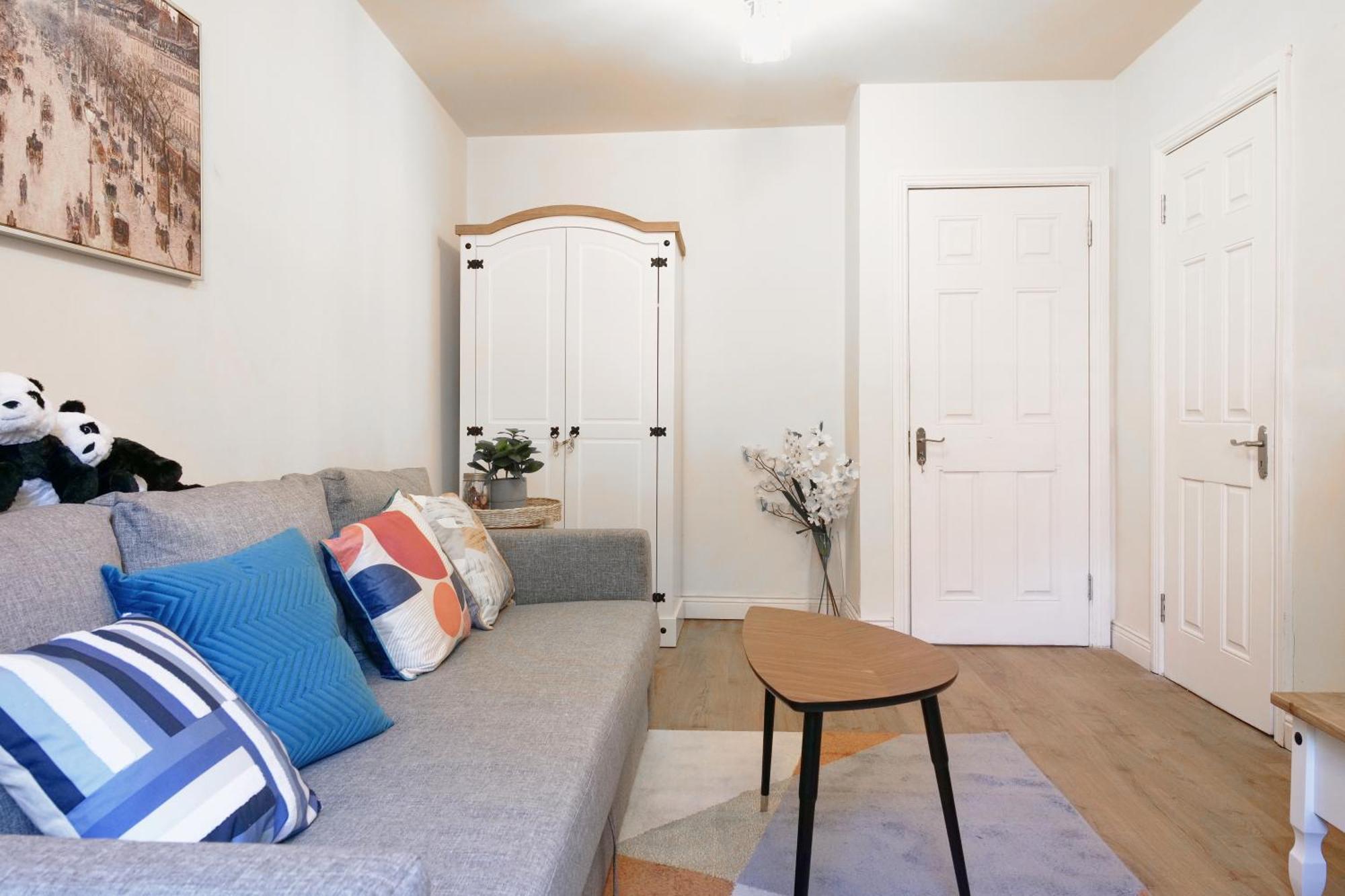 Cozy 2-bedroom Detached No-7 * Dublin