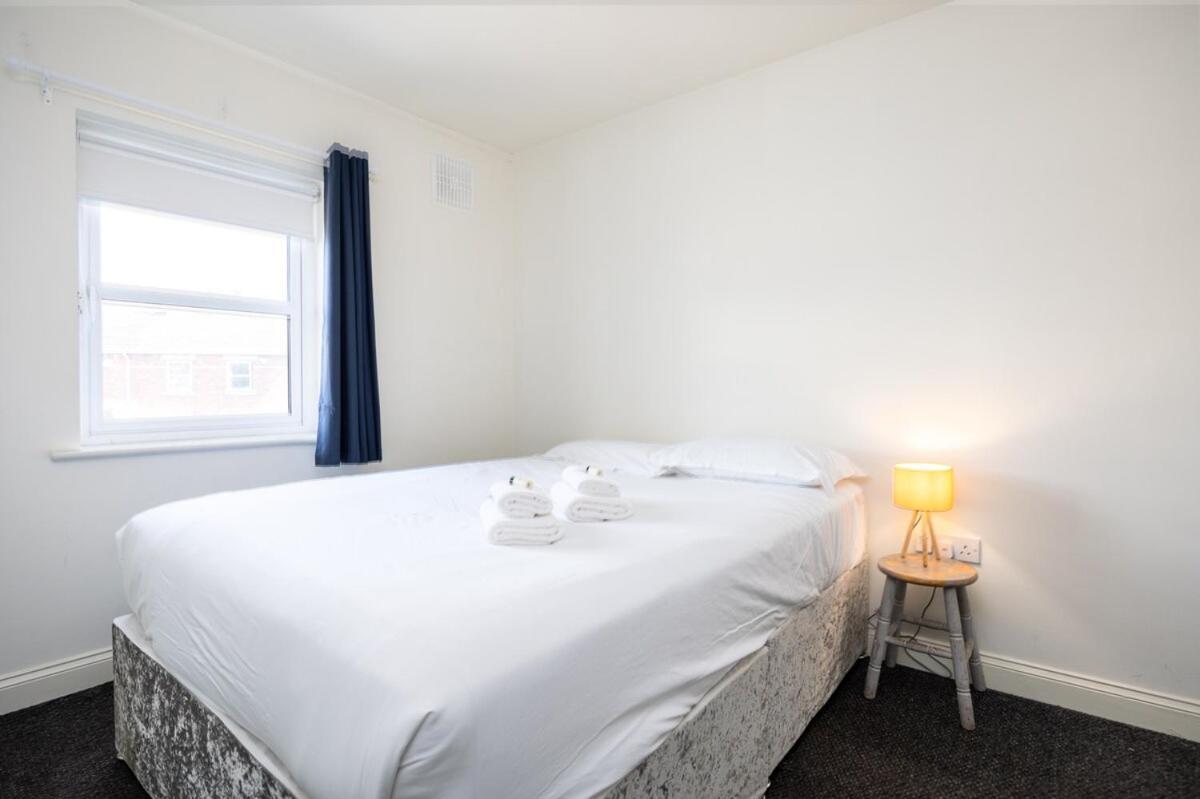 Spacious 2 Bed House - 20 Min Bus To Center * Dublin