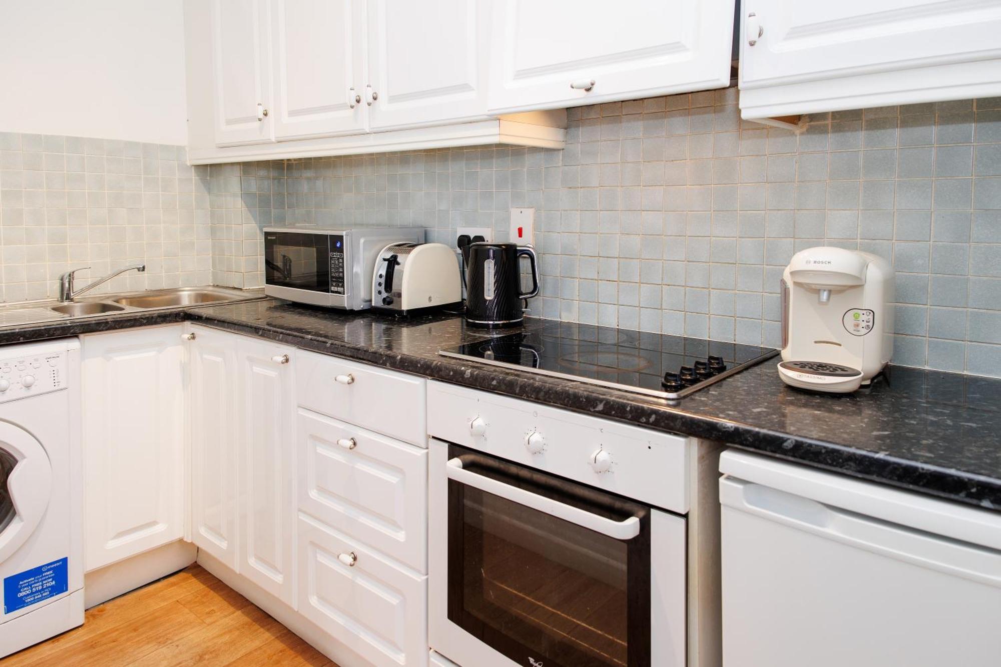 Apartment 2 Bedroom Near Historical Christchurch *