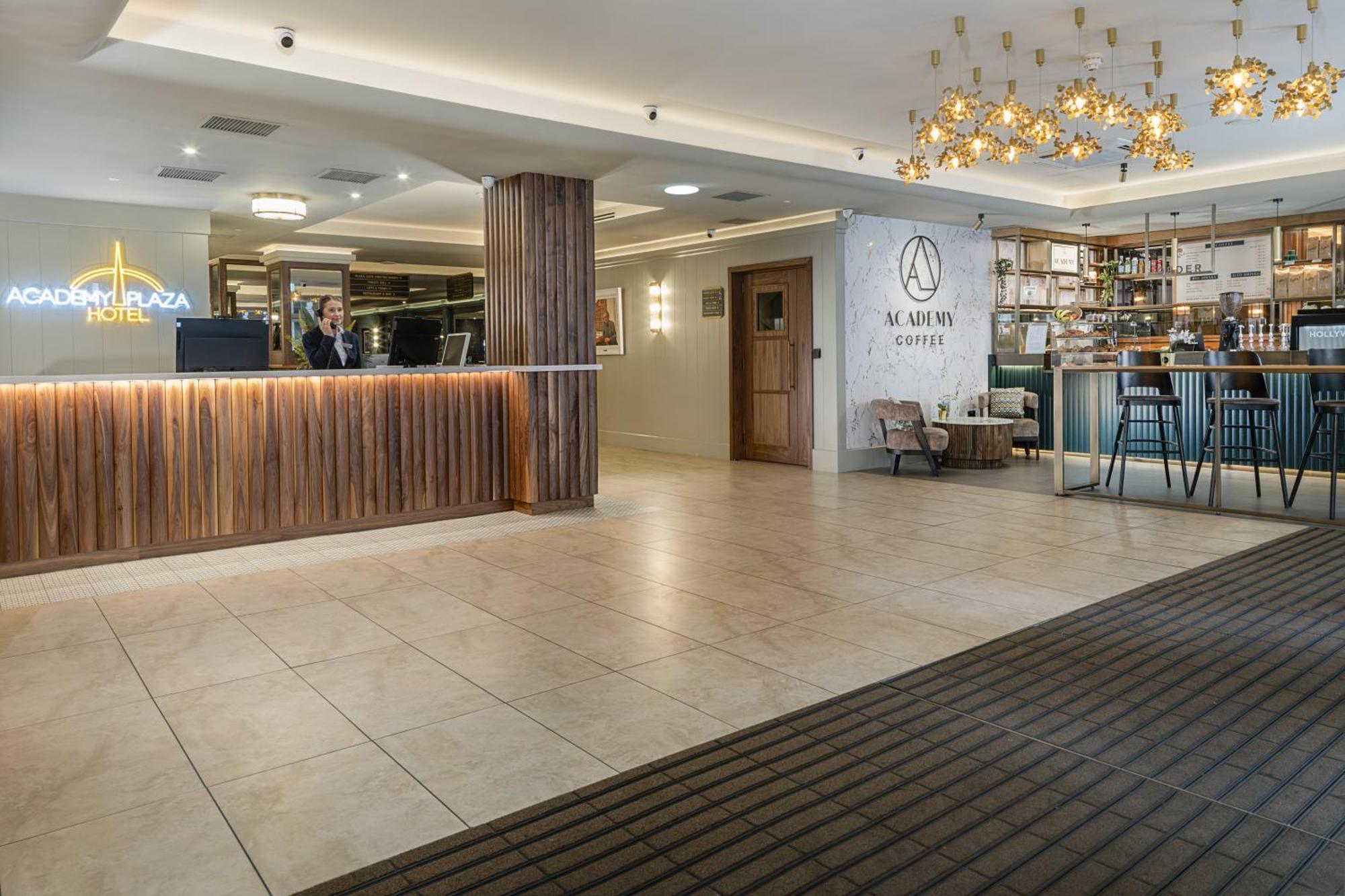 Hotel Academy Plaza 3*