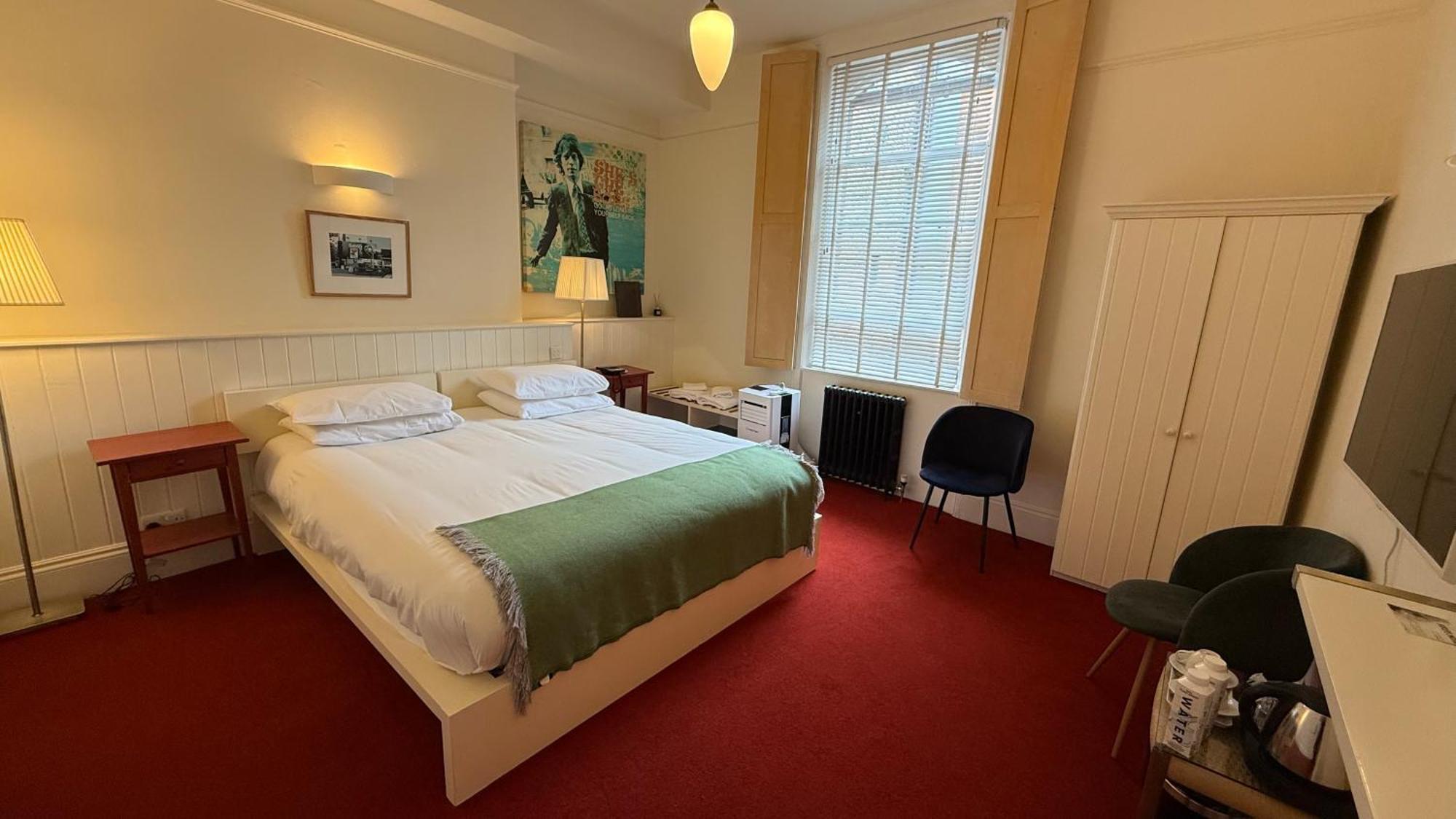 Kellys Hotel 3*