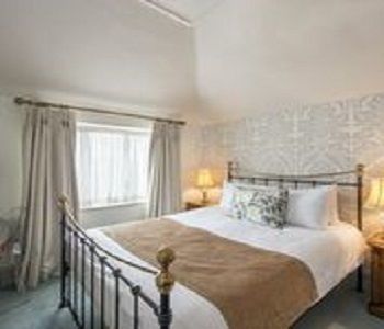 Barry's Hotel 2*