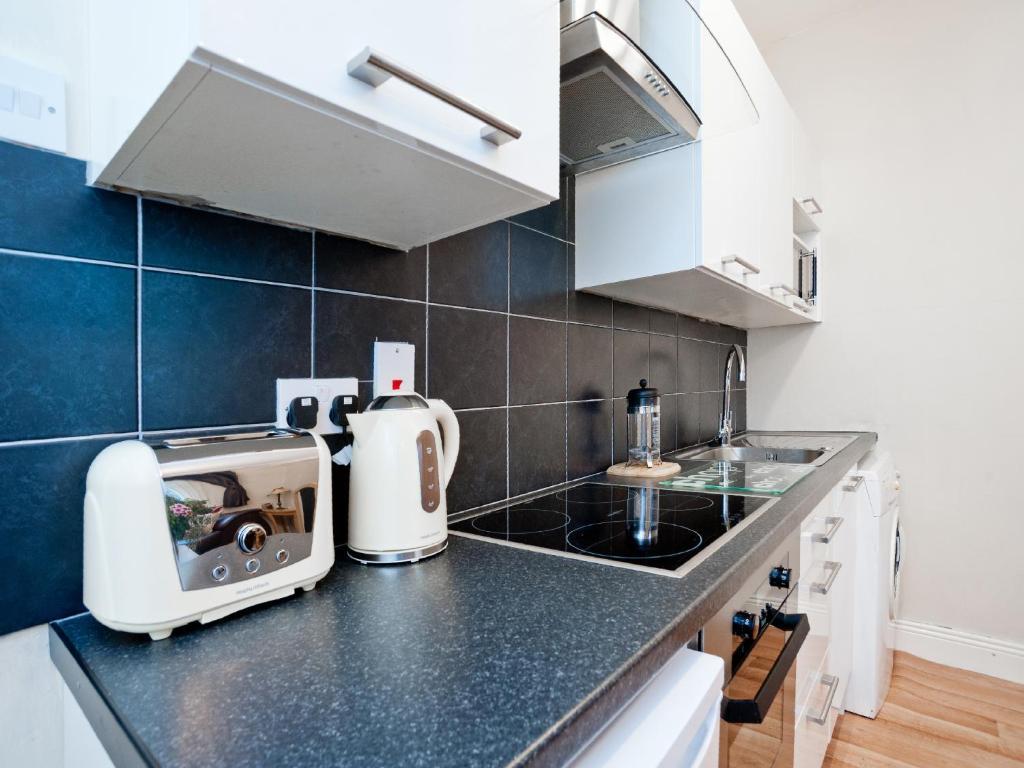 1 Apartment *
