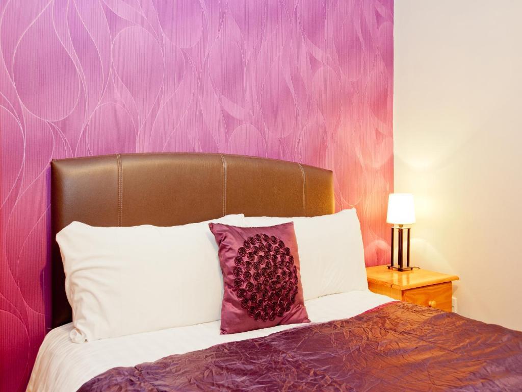 Apartment 1 *