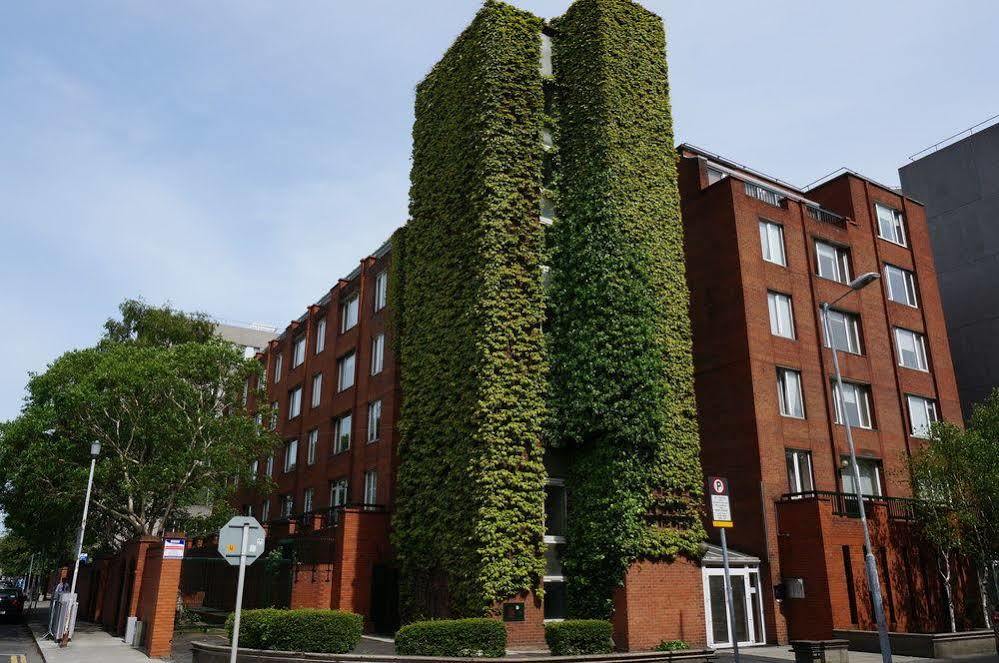 Lad Lane Hotel 3*