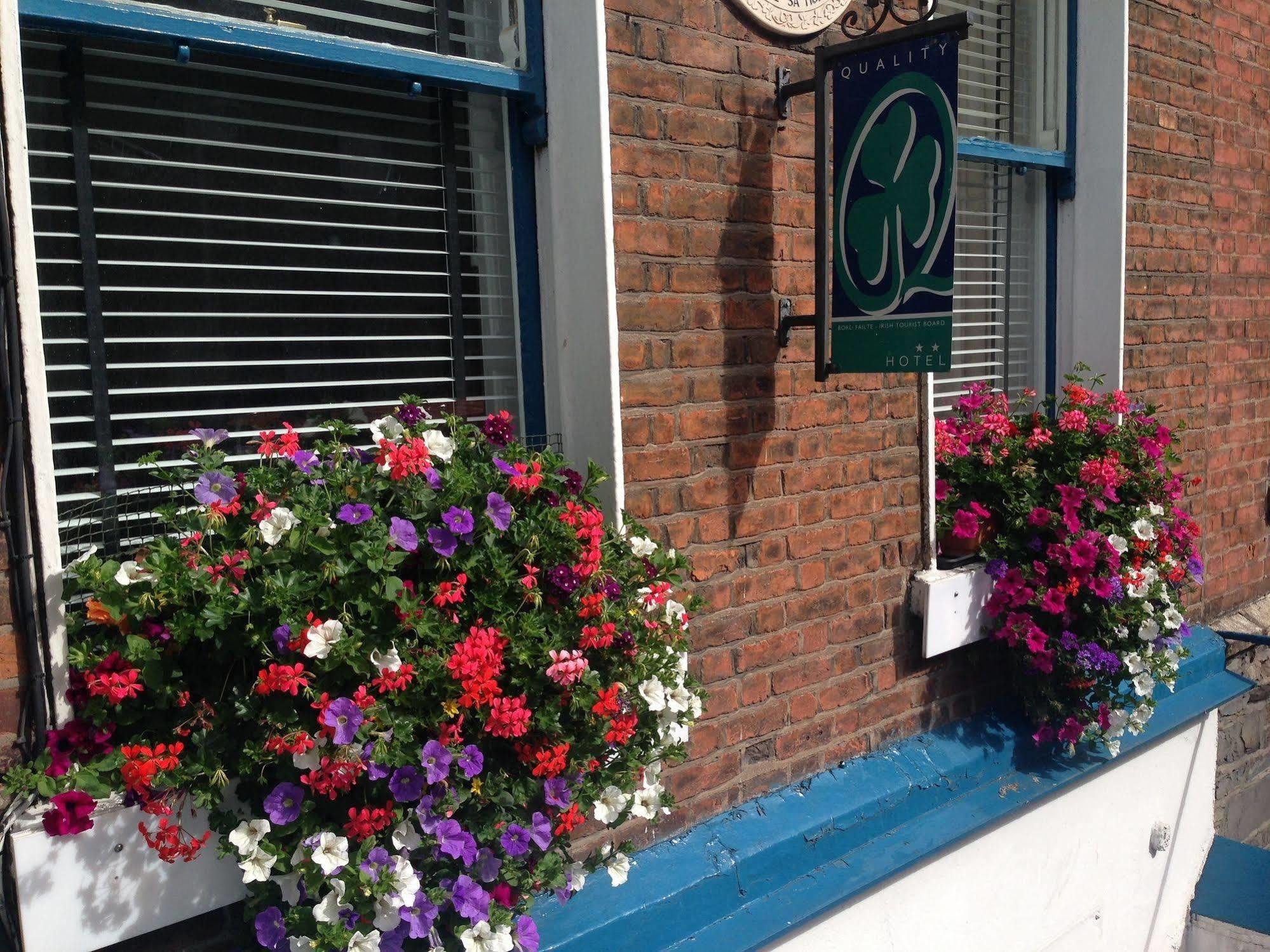 Dergvale Hotel