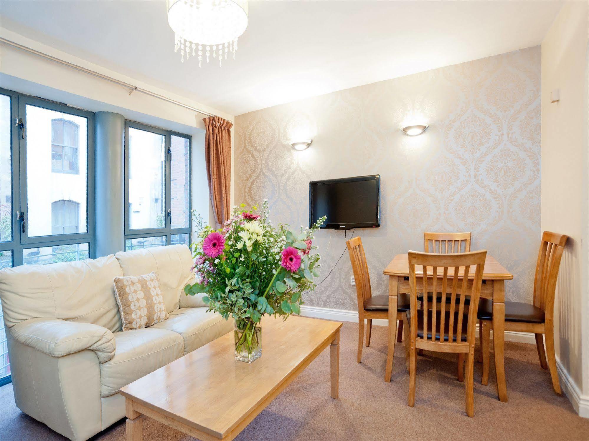 Apartment 1 *