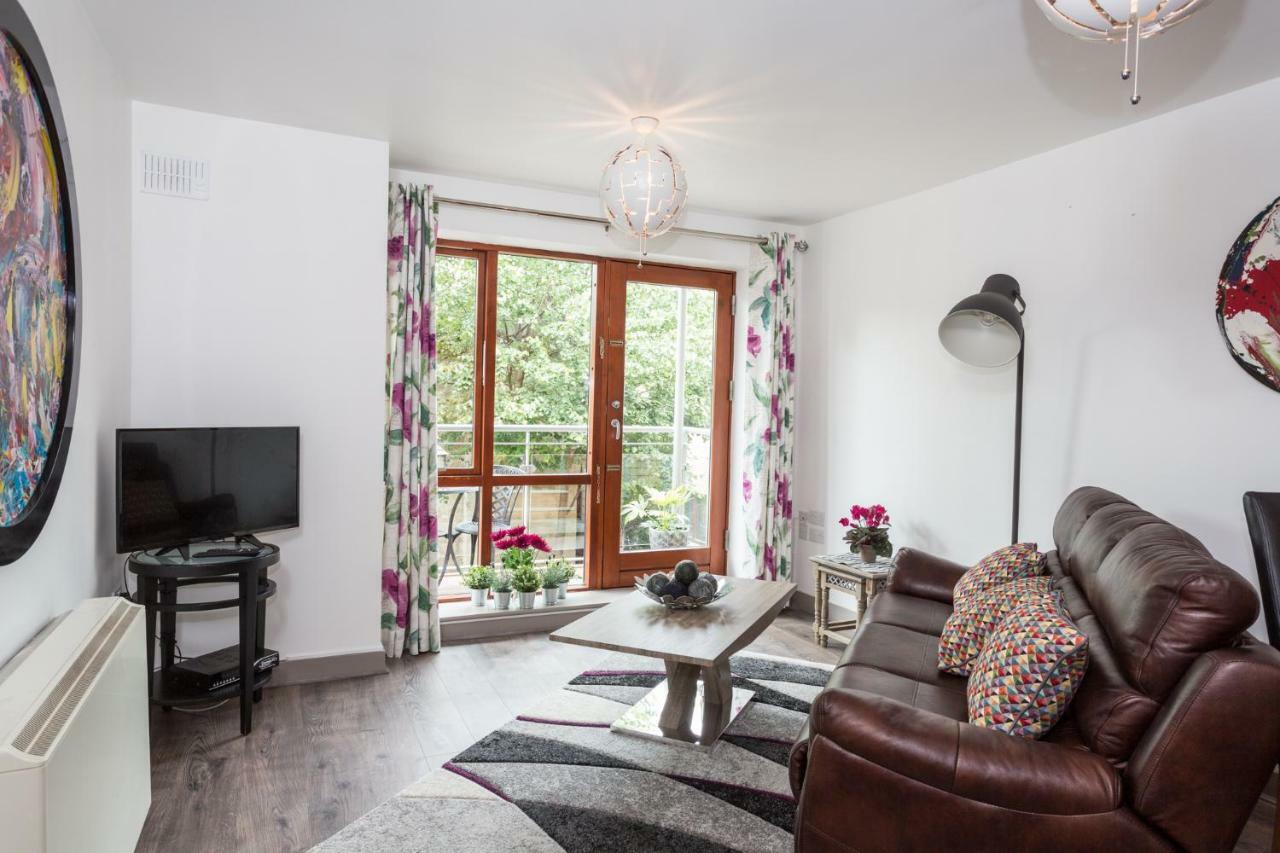 Apartment 8 *