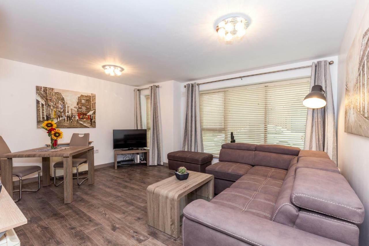 8 Apartment *