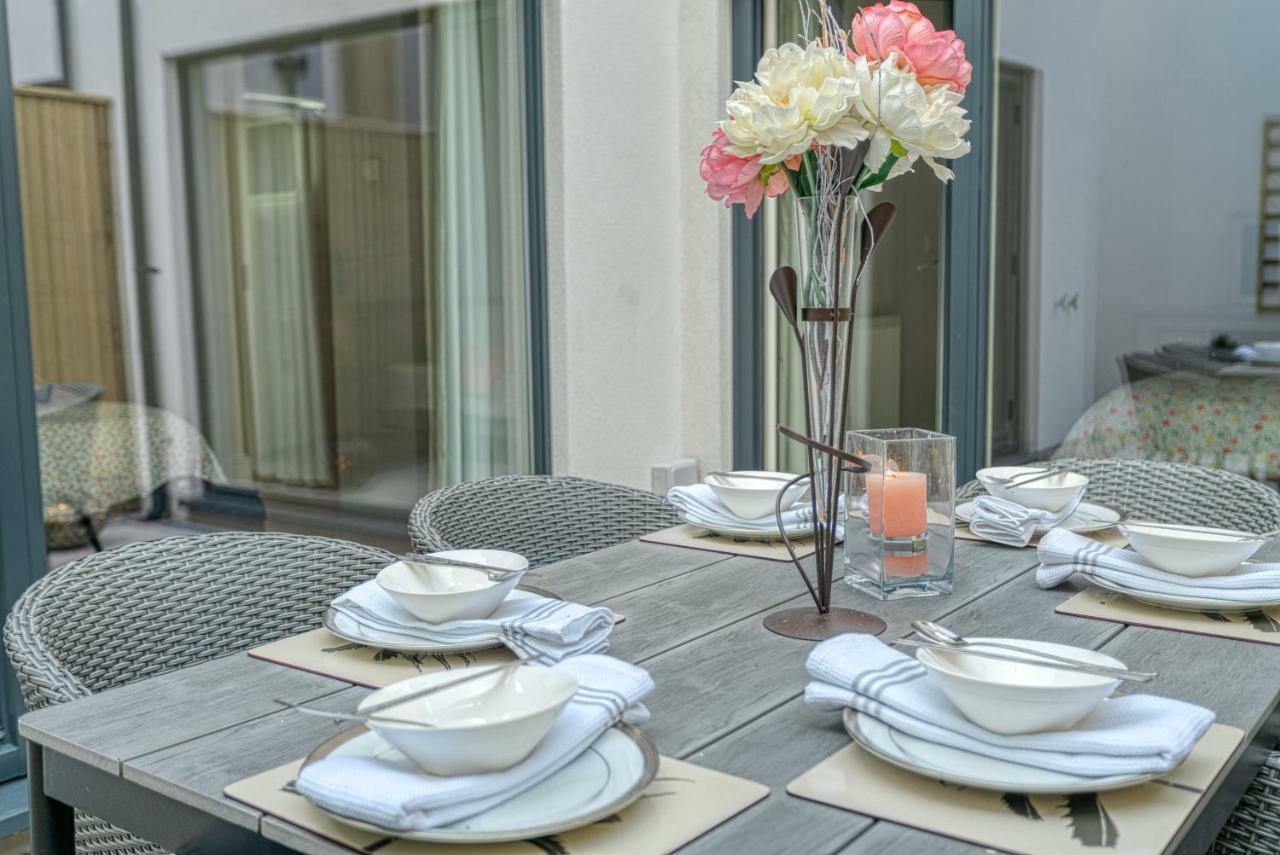 The Larry Mullen - Hiphipstay Holiday home *