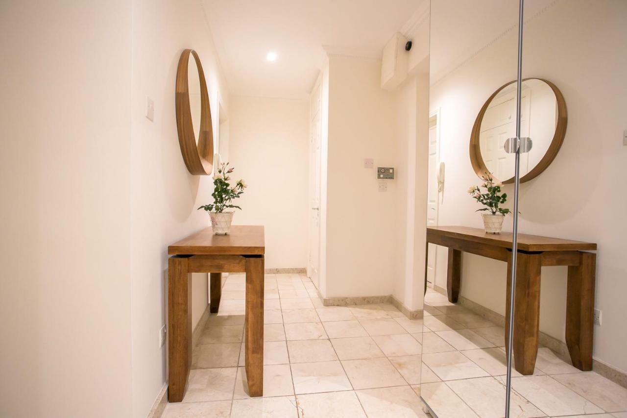 St Stephen's Green District Apartment *