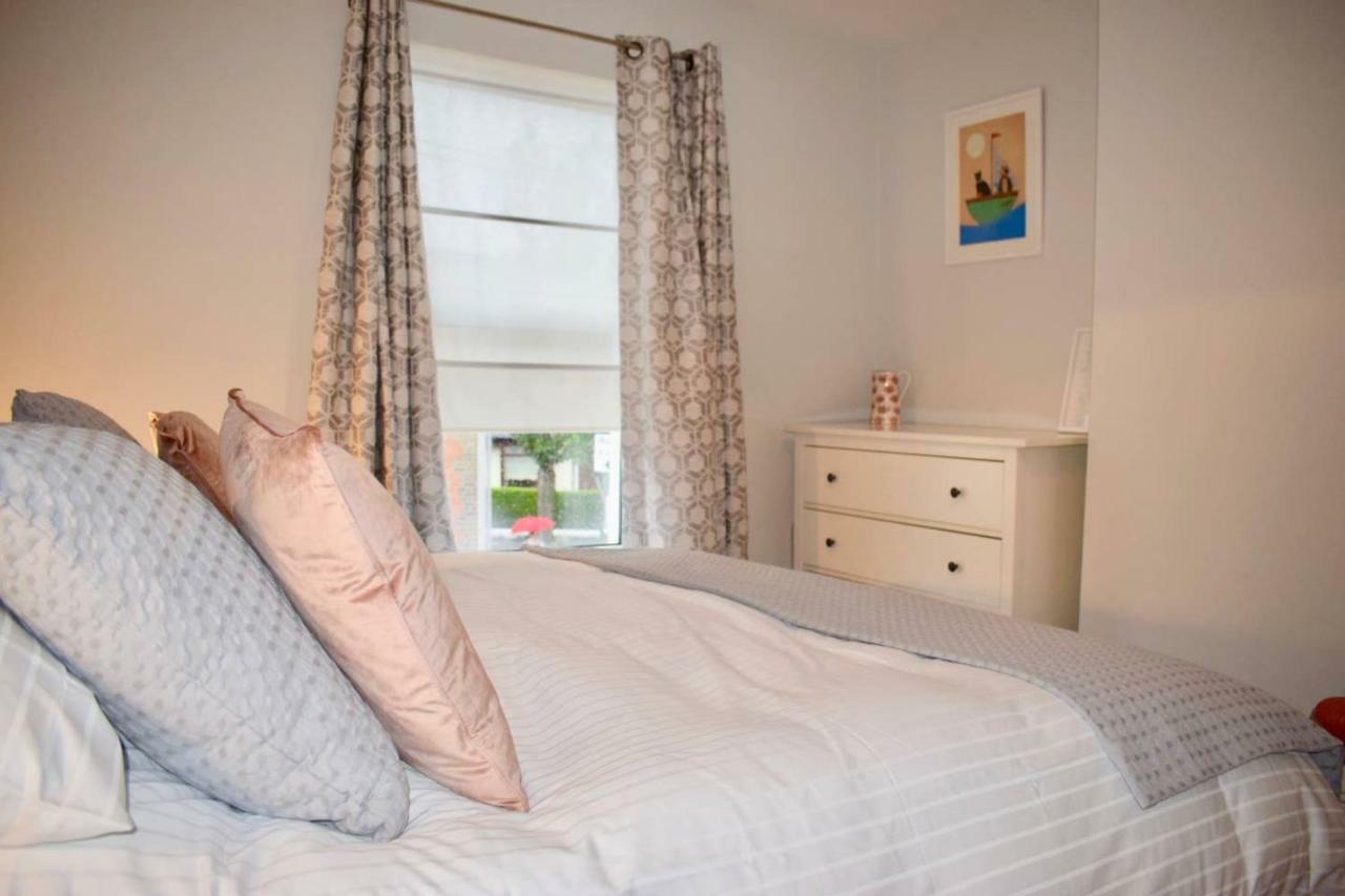 Chic And Contemporary Victorian Family * Dublin