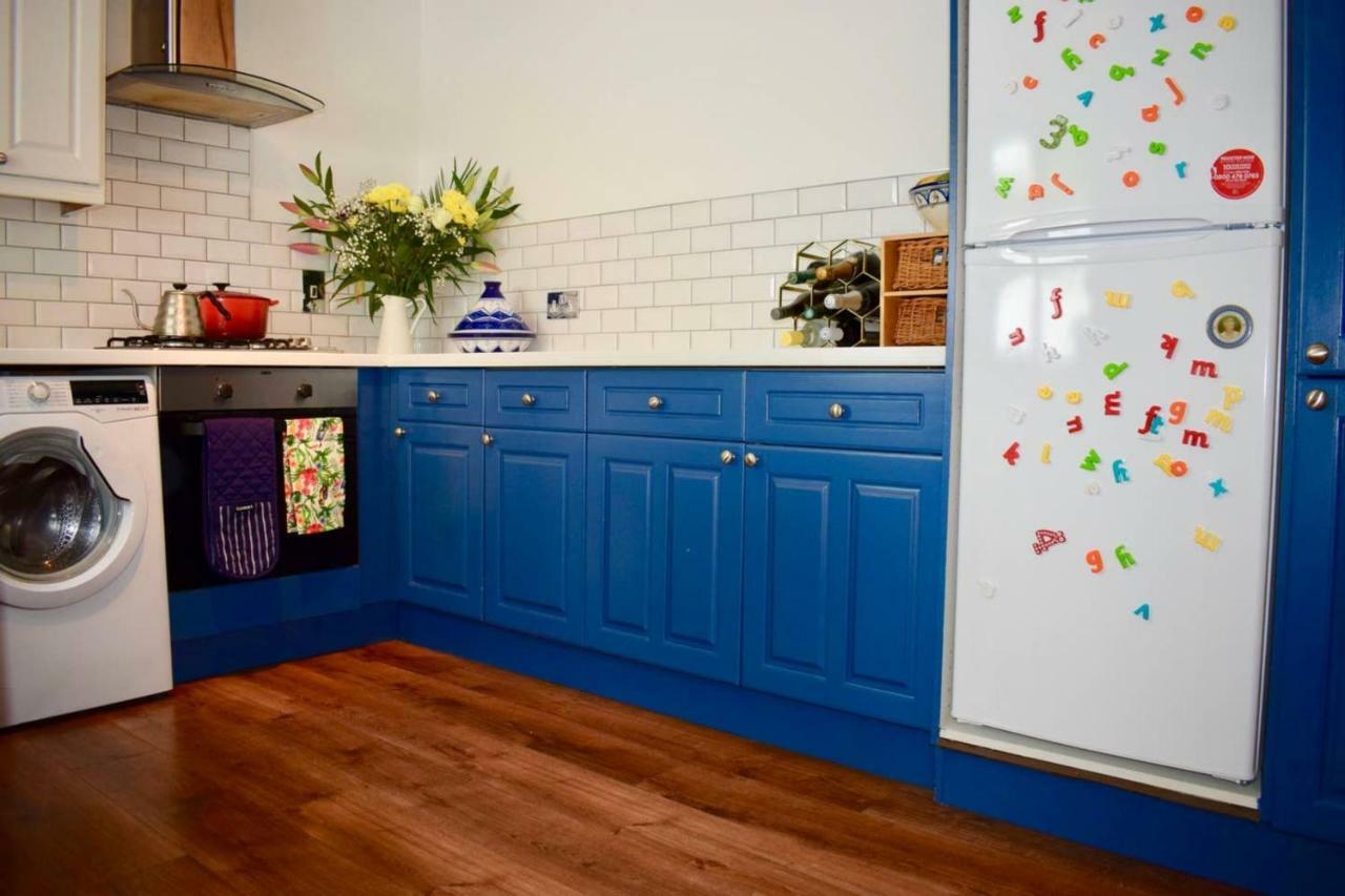 Chic And Contemporary Victorian Family