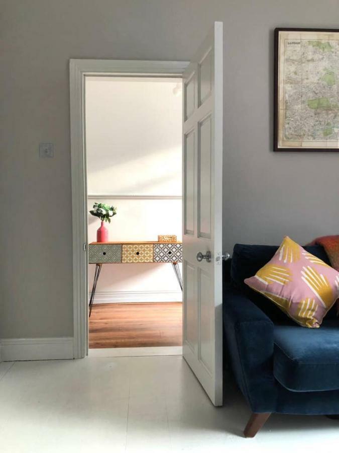 Chic And Contemporary Victorian Family
