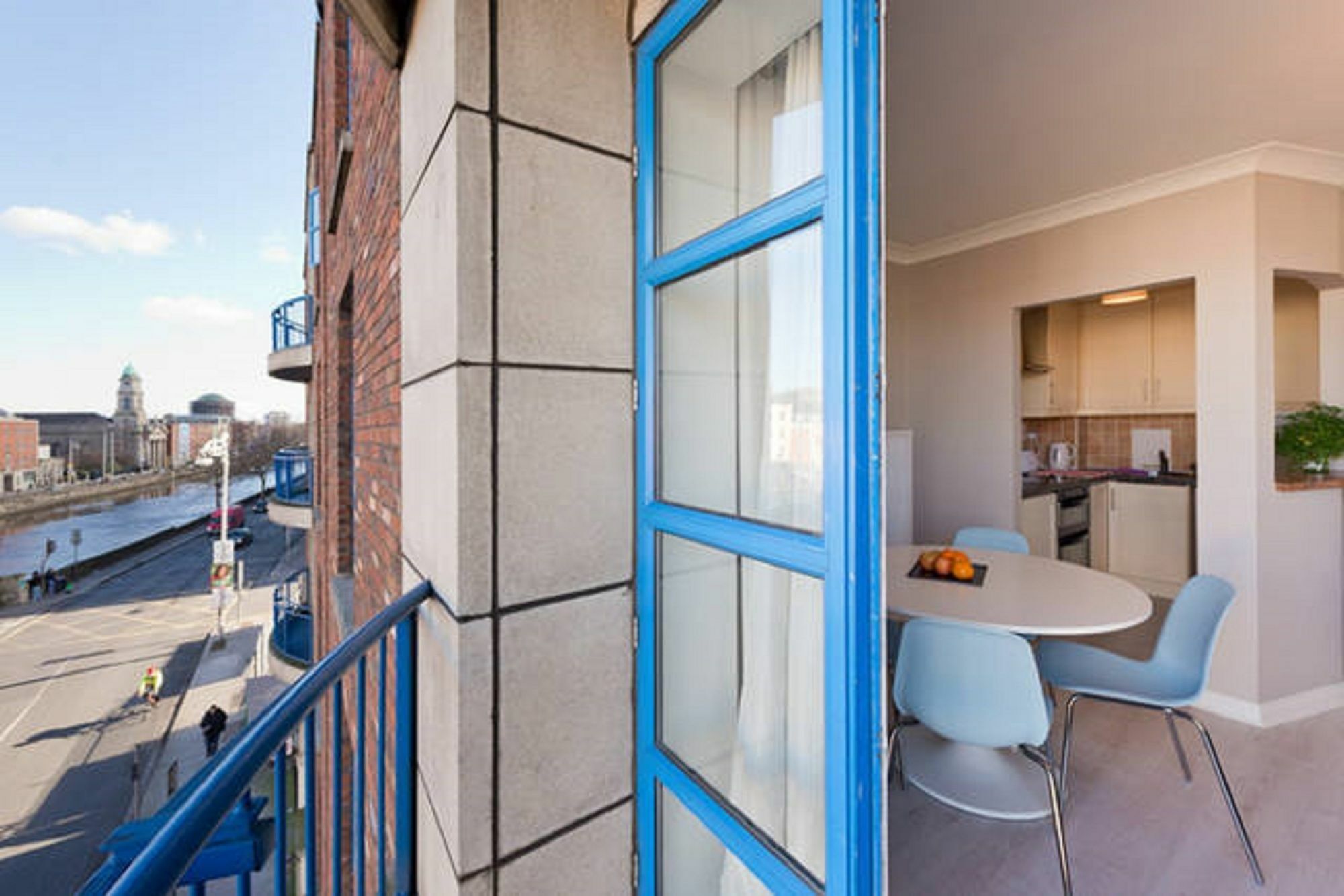 Pier 19 Apartment *