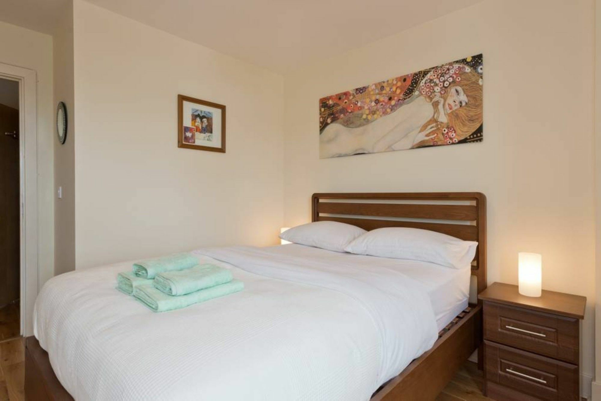 Spacious Dual-aspect 2 Bedroom * Dublin