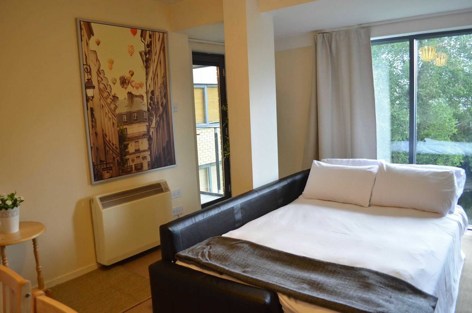 Metrostays - Riverside * Dublin