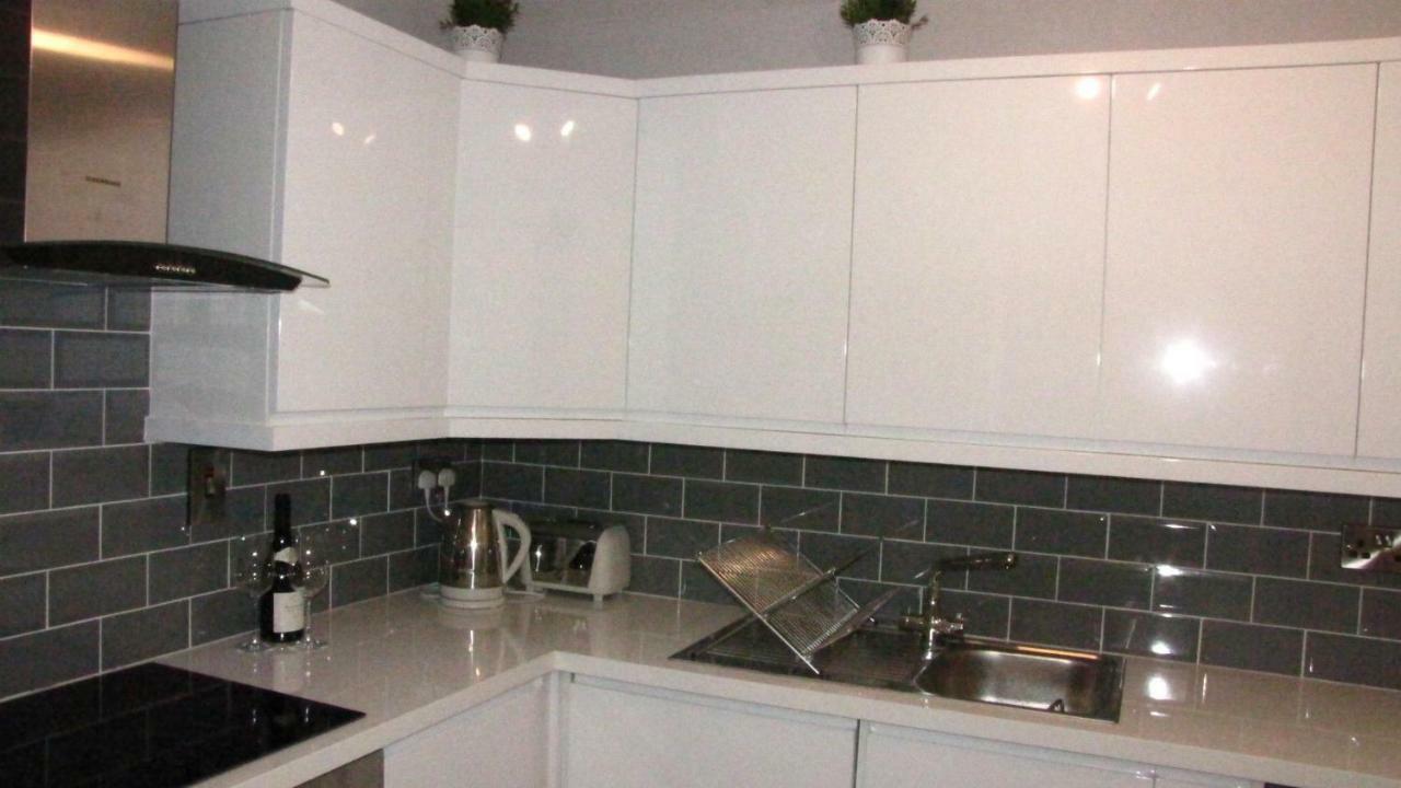 Centre Ifsc - 2 Bedroom Apartment *