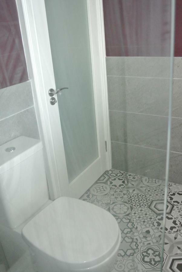 Holiday home Merton Ave - Victorian Red Brick Terraced House *