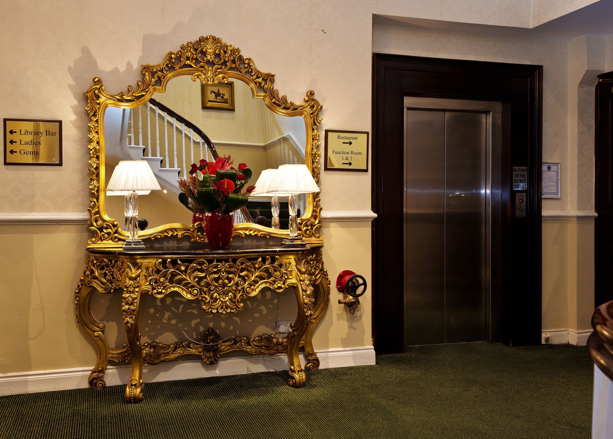 Hotel The 3*