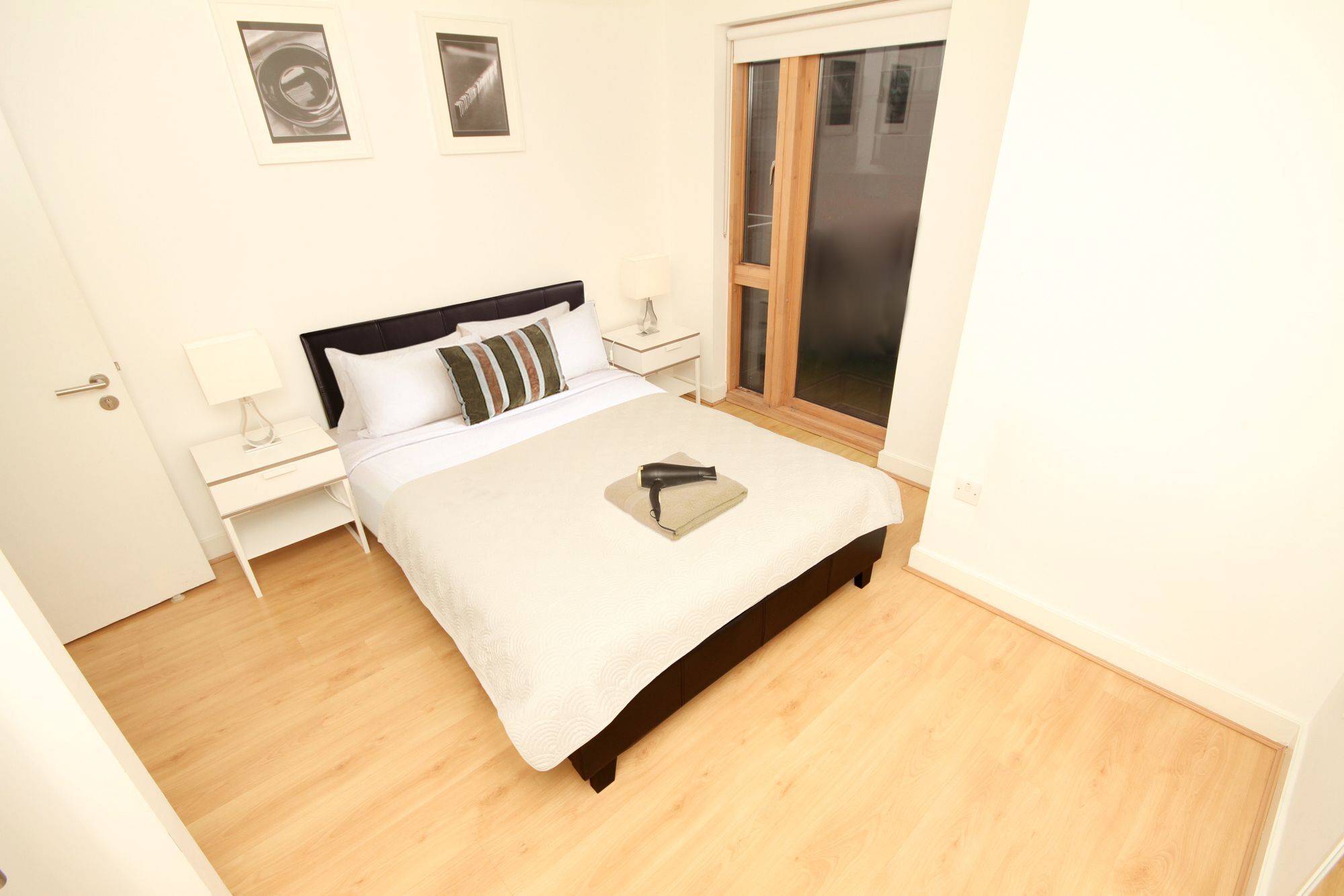 Apartment Pearse Street Sleeps 10 *