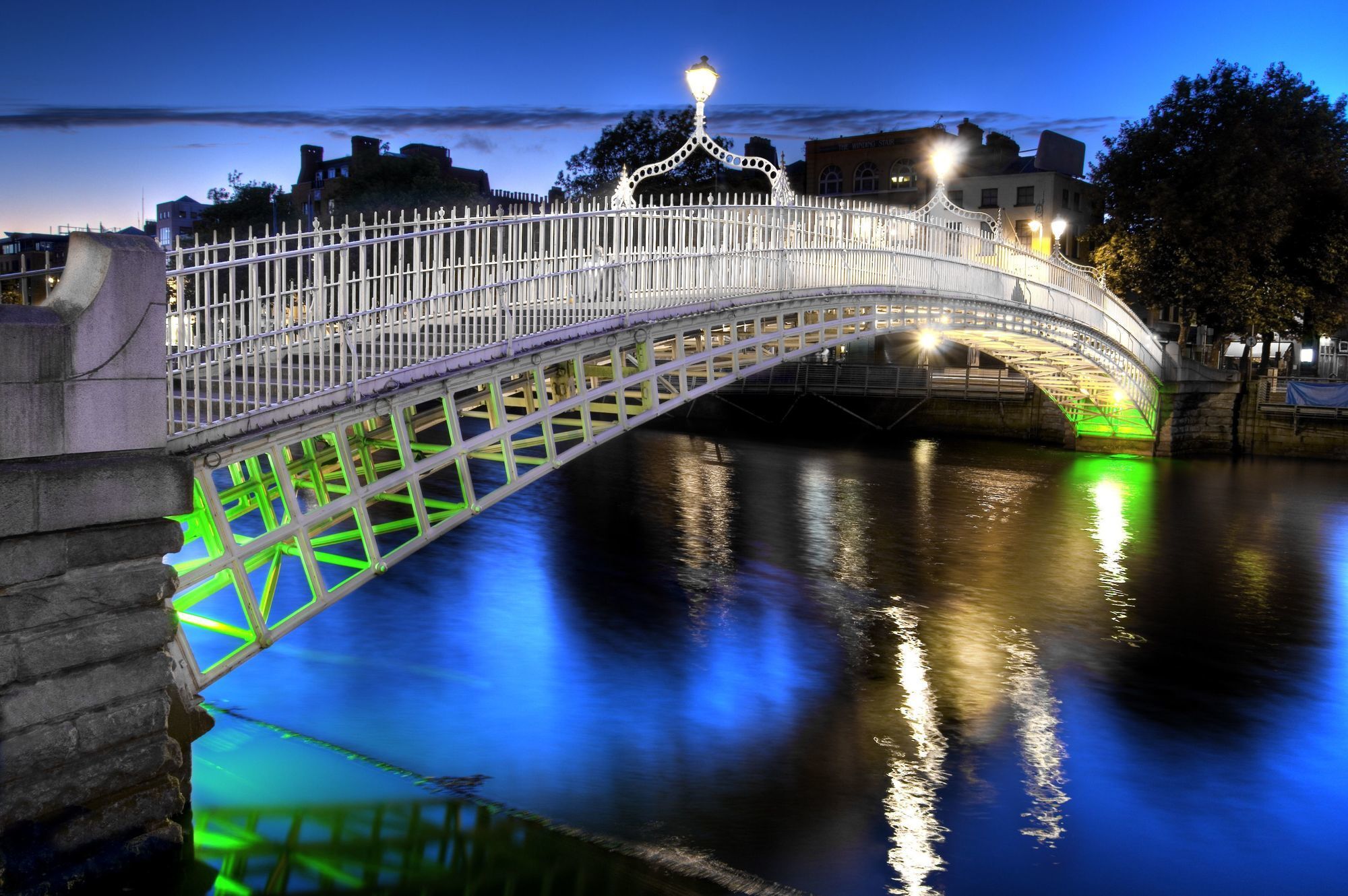 Pearse Street Townhouse Apartment *