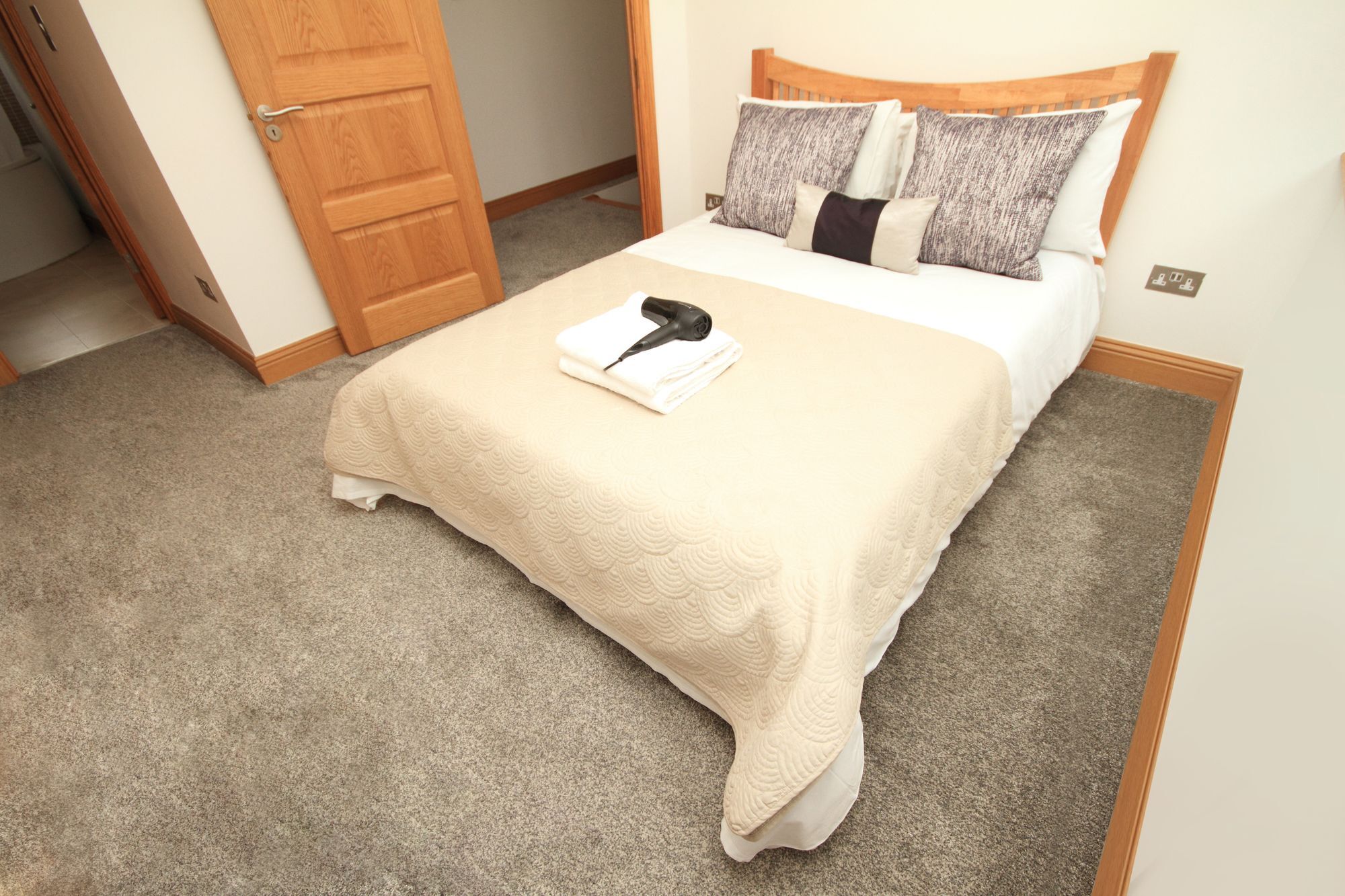 Macken Street Sleeps 10 Apartment Dublin