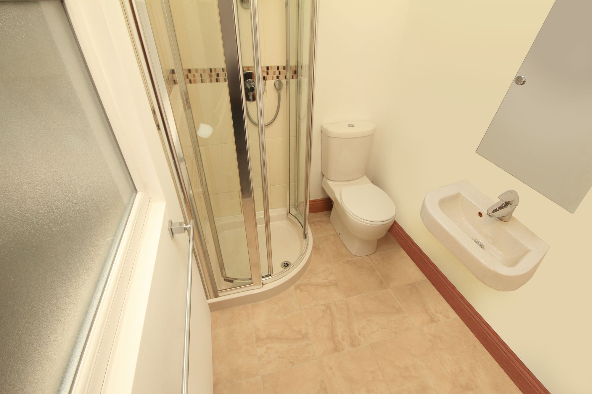 Macken Street Sleeps 10 Apartment Dublin