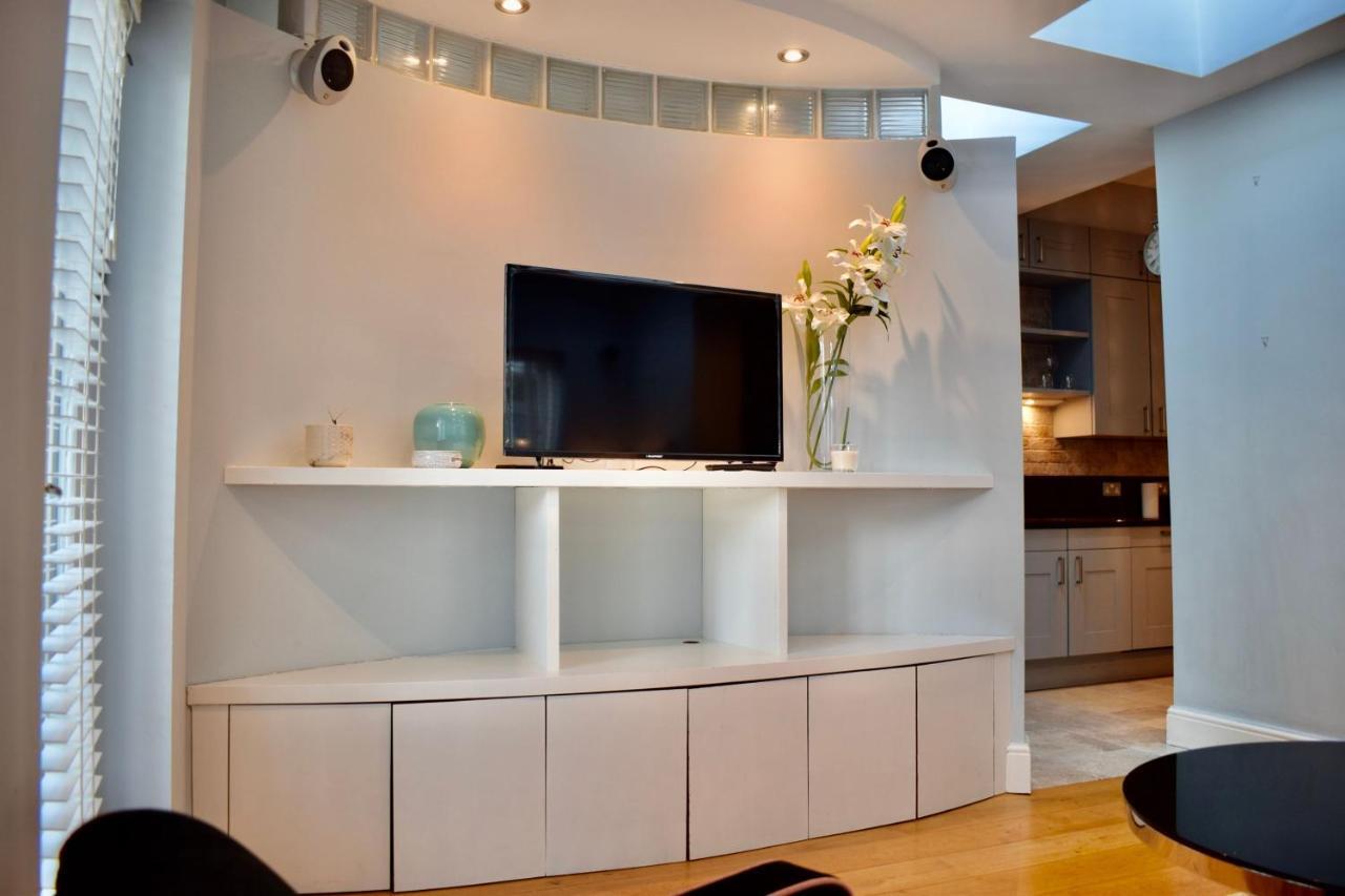 Refurbished Traditional Townhouse Holiday home Dublin