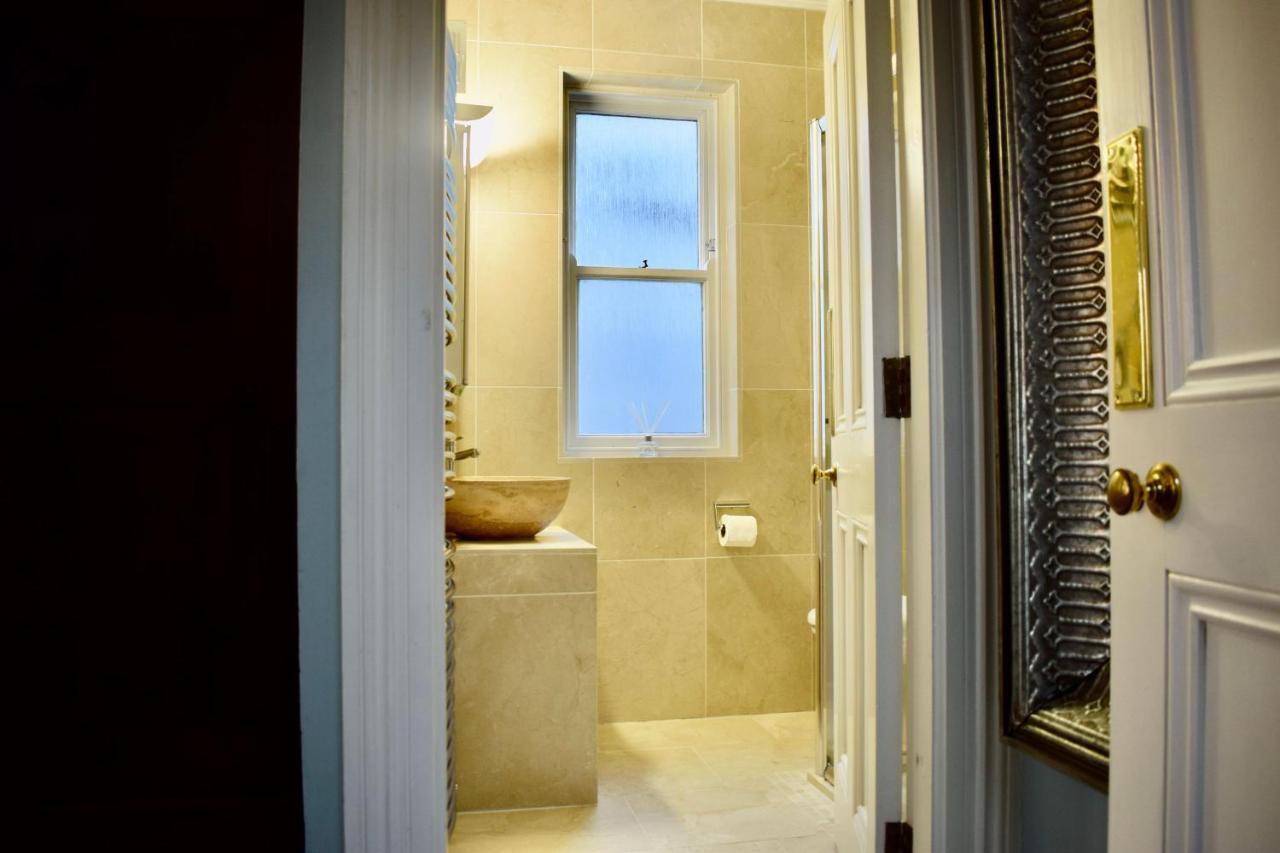 Refurbished Traditional Townhouse Holiday home Dublin